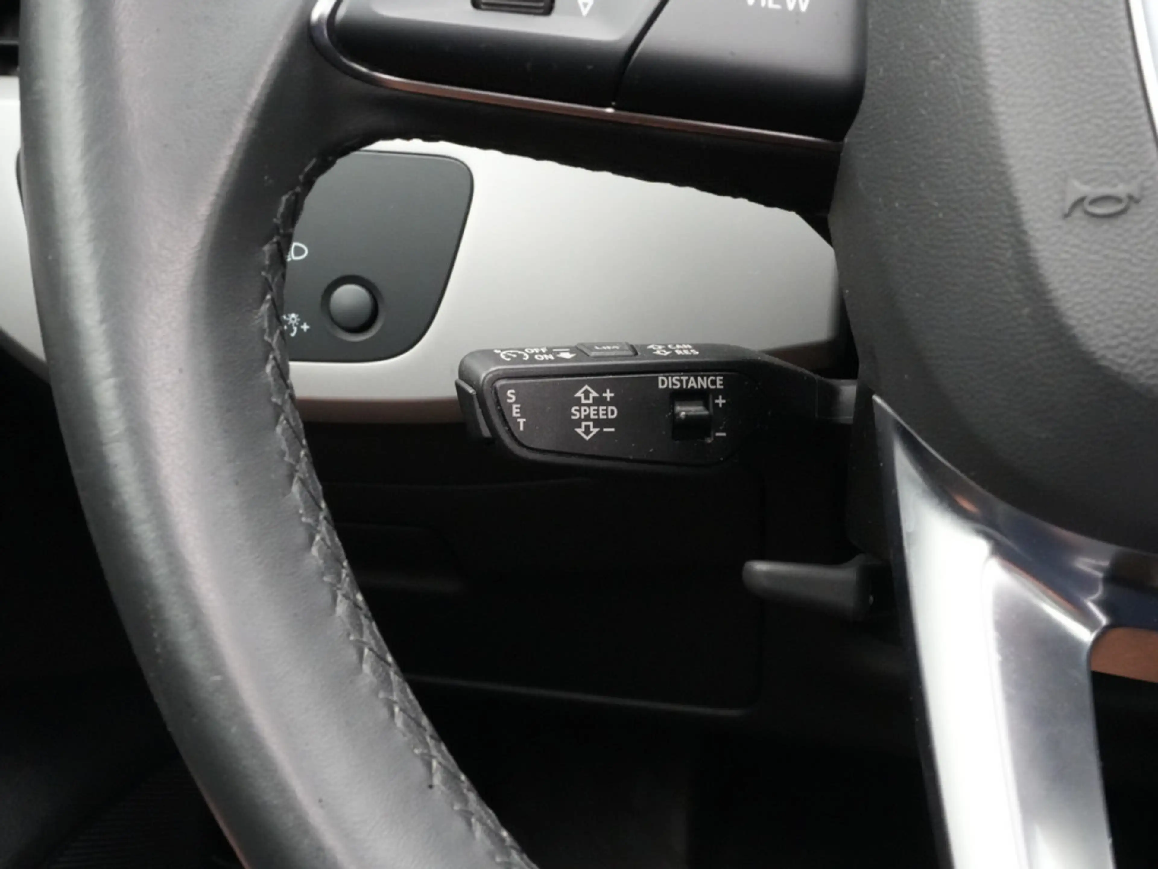 Audi A4 allroad quattro 40 ACC AHK PANO NAVI KAM — photo 7