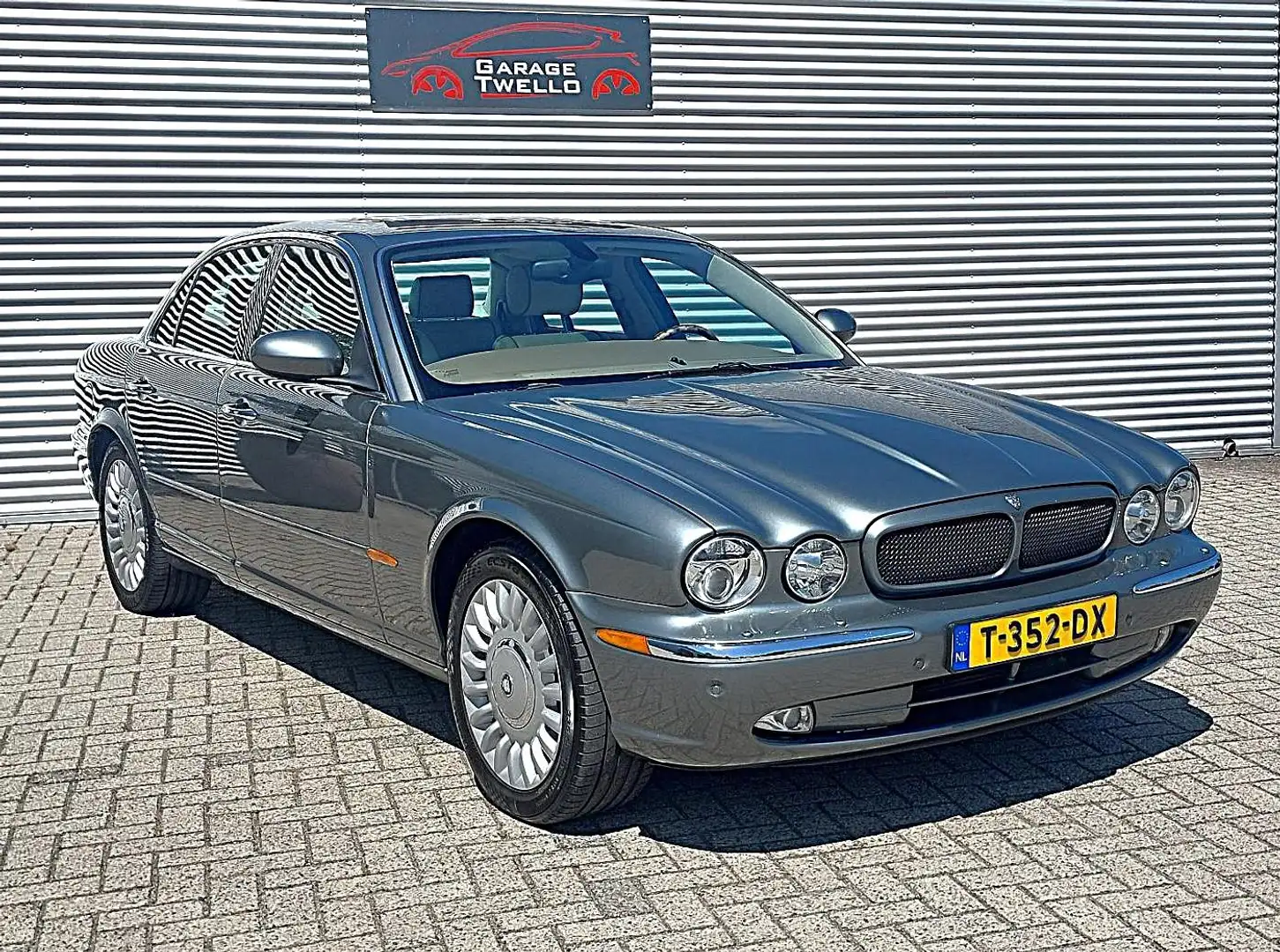 Jaguar XJ 4.2 V8 Super Supercharged Youngtimer in nieuwstaat Gris - 2