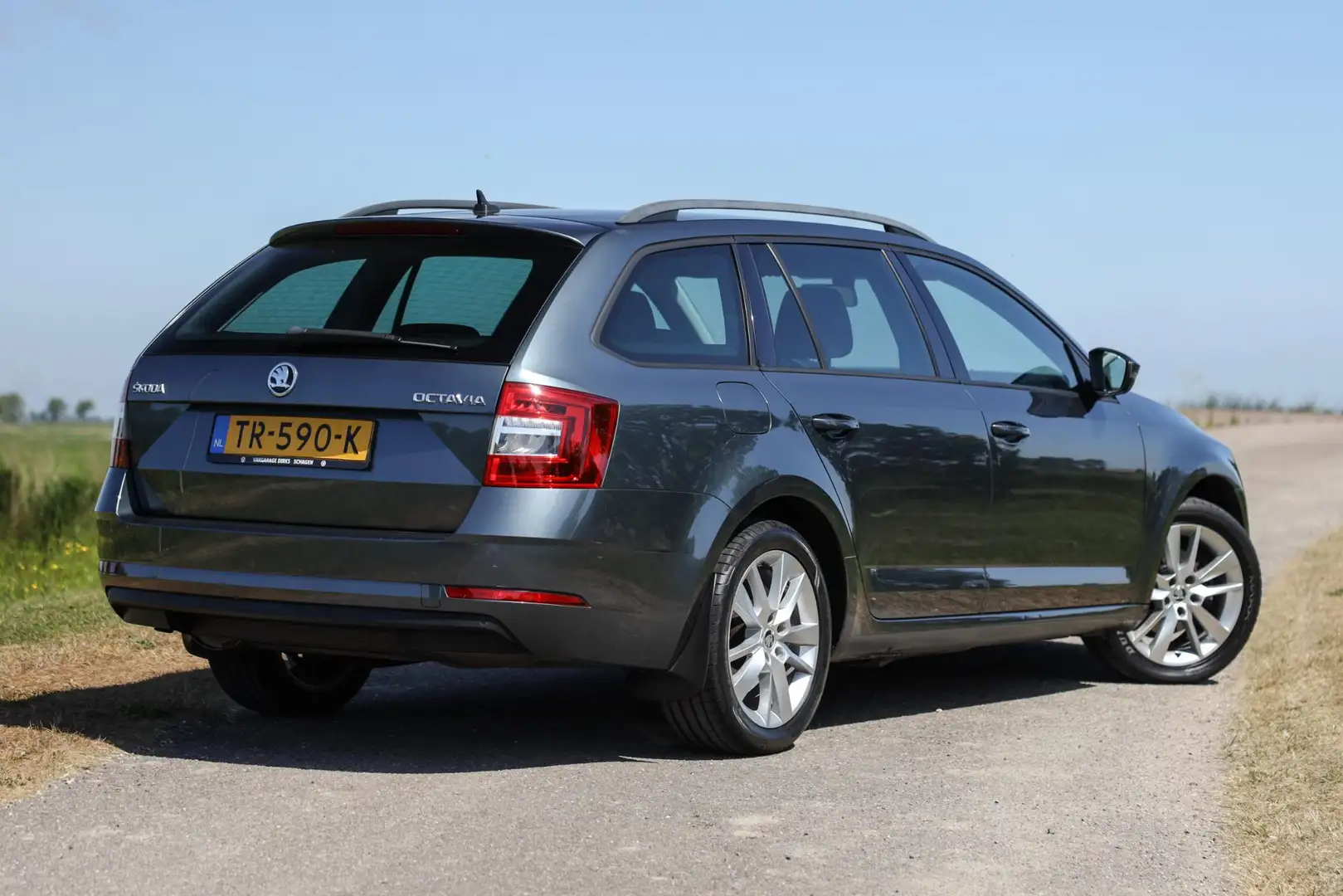 Skoda Octavia Combi 1.4 TSI 150 pk Style ✅ Carplay ✅ Stoelverwar Szürke - 2