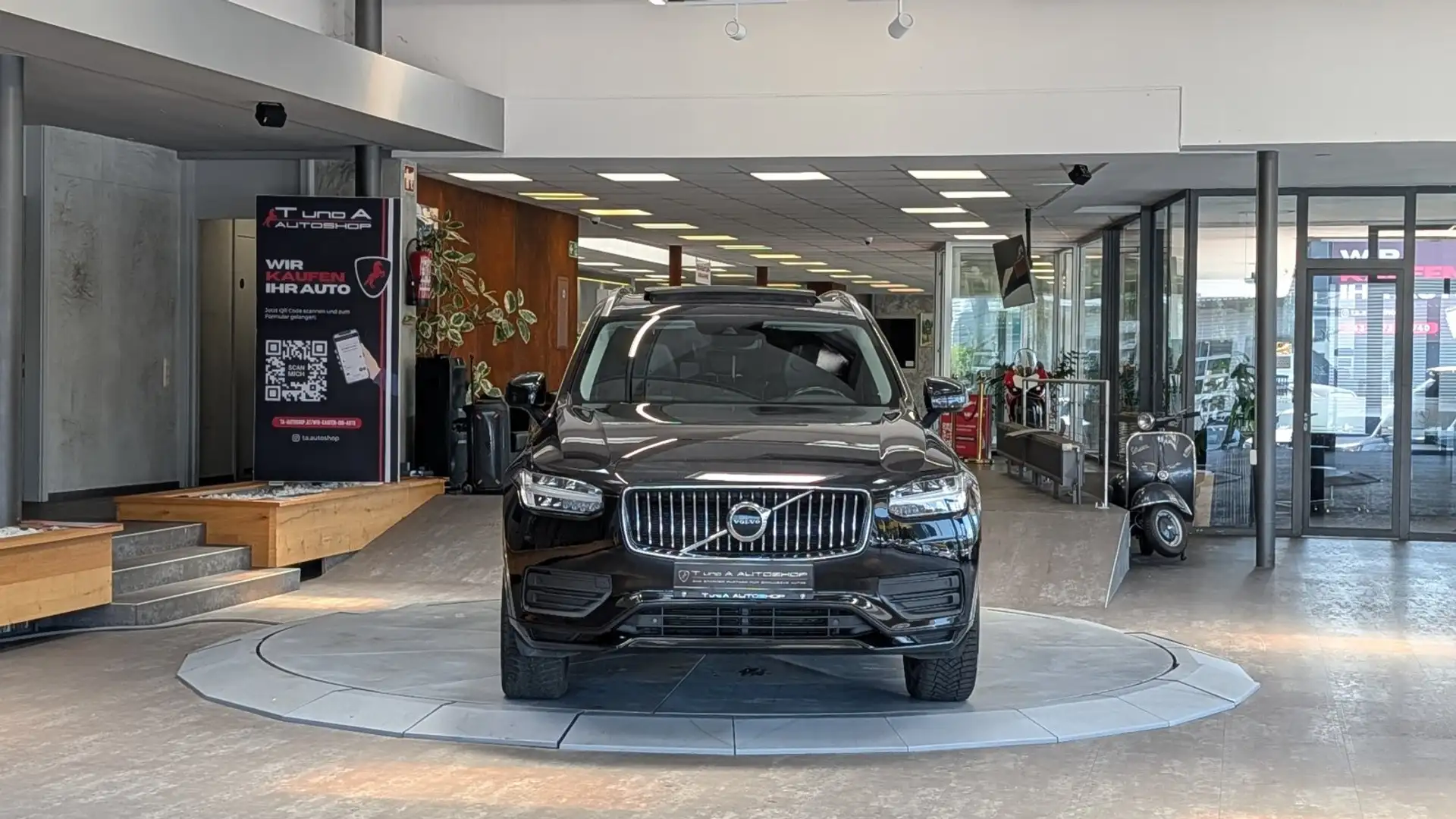 Volvo XC90 B5 Momentum Pro 7-Sitzer AWD Aut. *Pano*AHK*19Zoll Schwarz - 2
