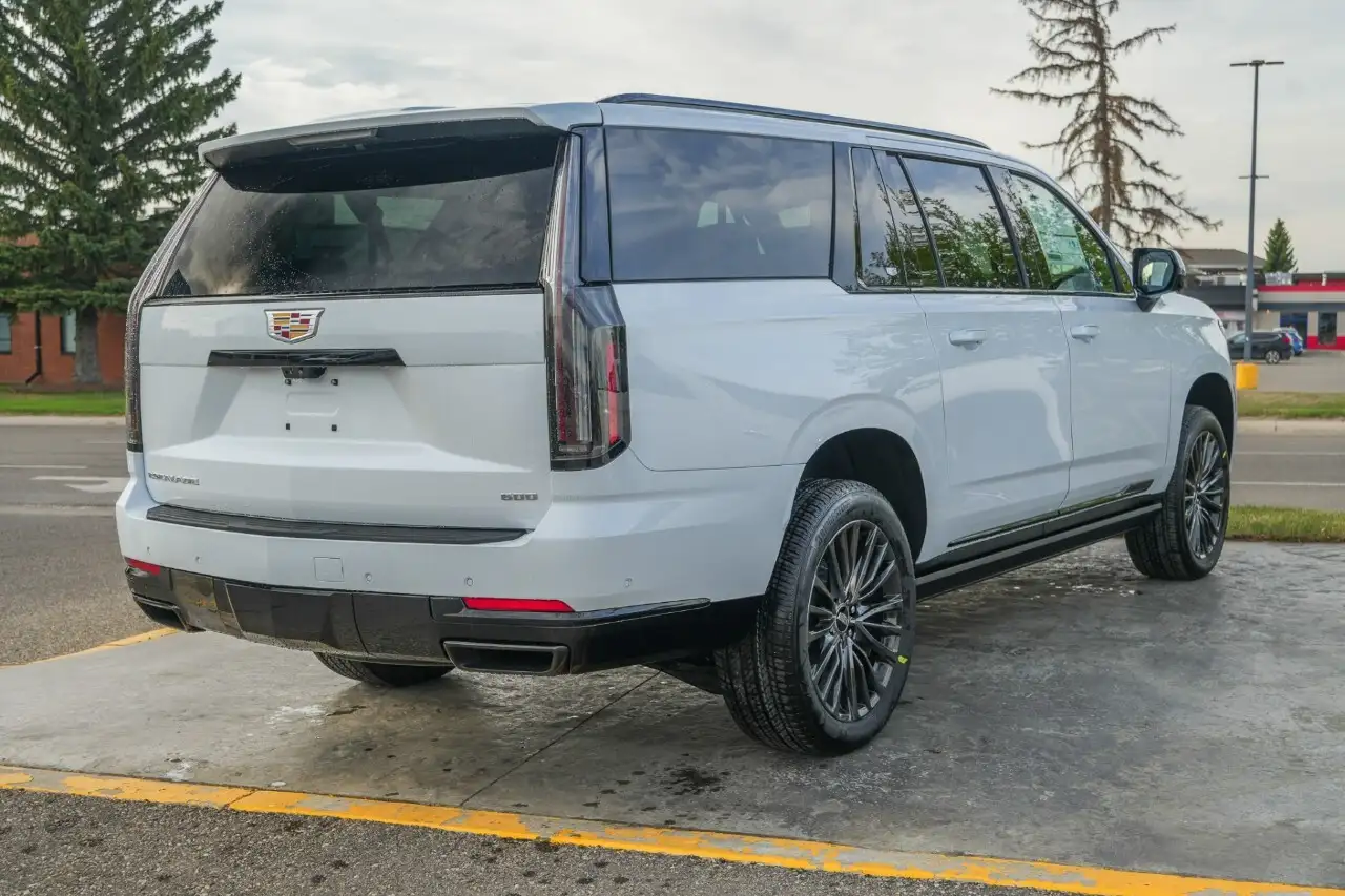 Cadillac Escalade снимка Cadillac Escalade