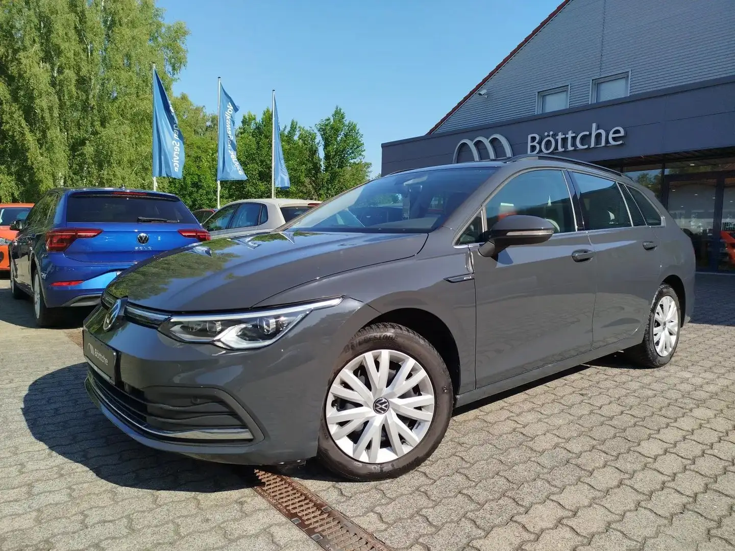 Volkswagen Golf Variant Style 2.0 TDI DSG*AHK*NAVI*LED Grau - 2