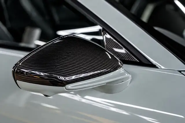 Porsche 911 view 8