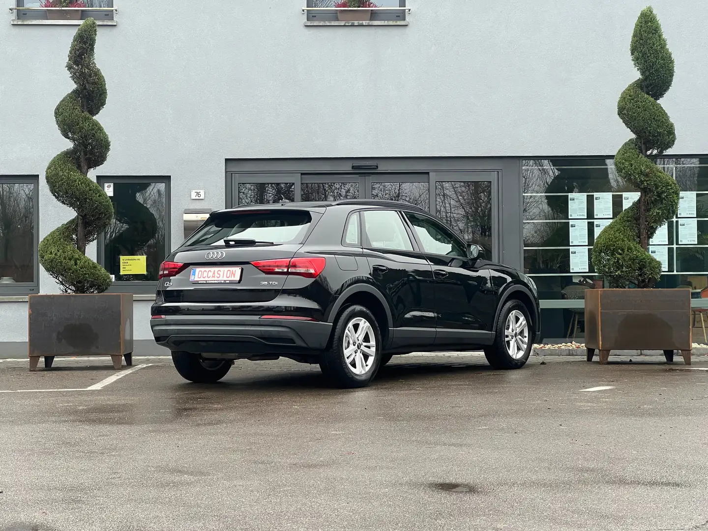 Audi Q3 35 TDi BUSINESS EDITION S tronic Zwart - 2
