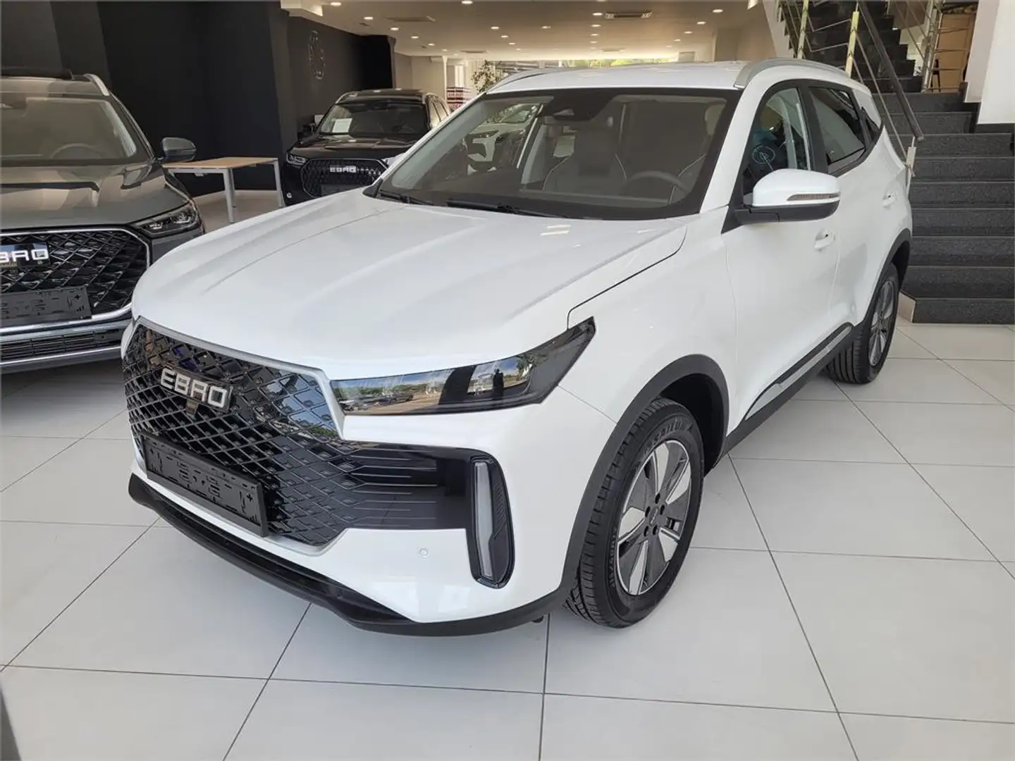 Ebro s400 1.5 DHE E-CVT Premium FWD - 1