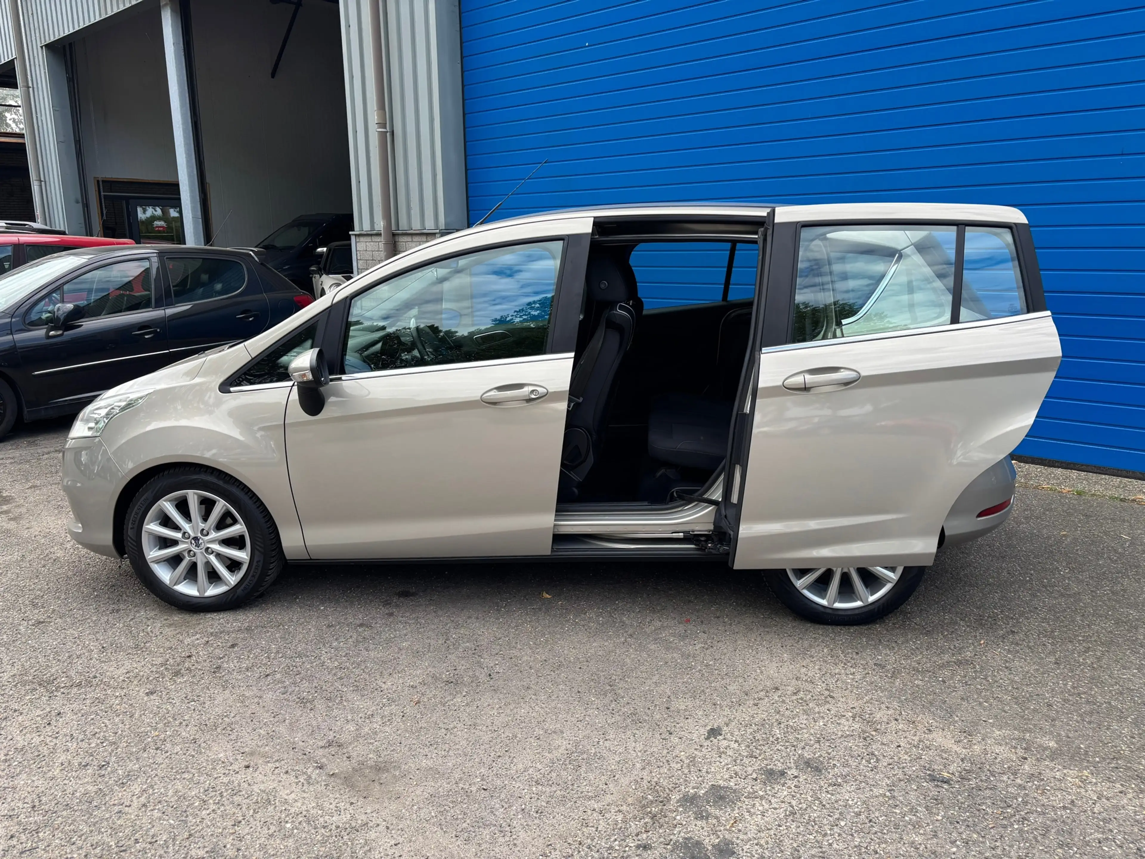 Ford B-Max 1.6 TI-VCT Titanium — photo 10