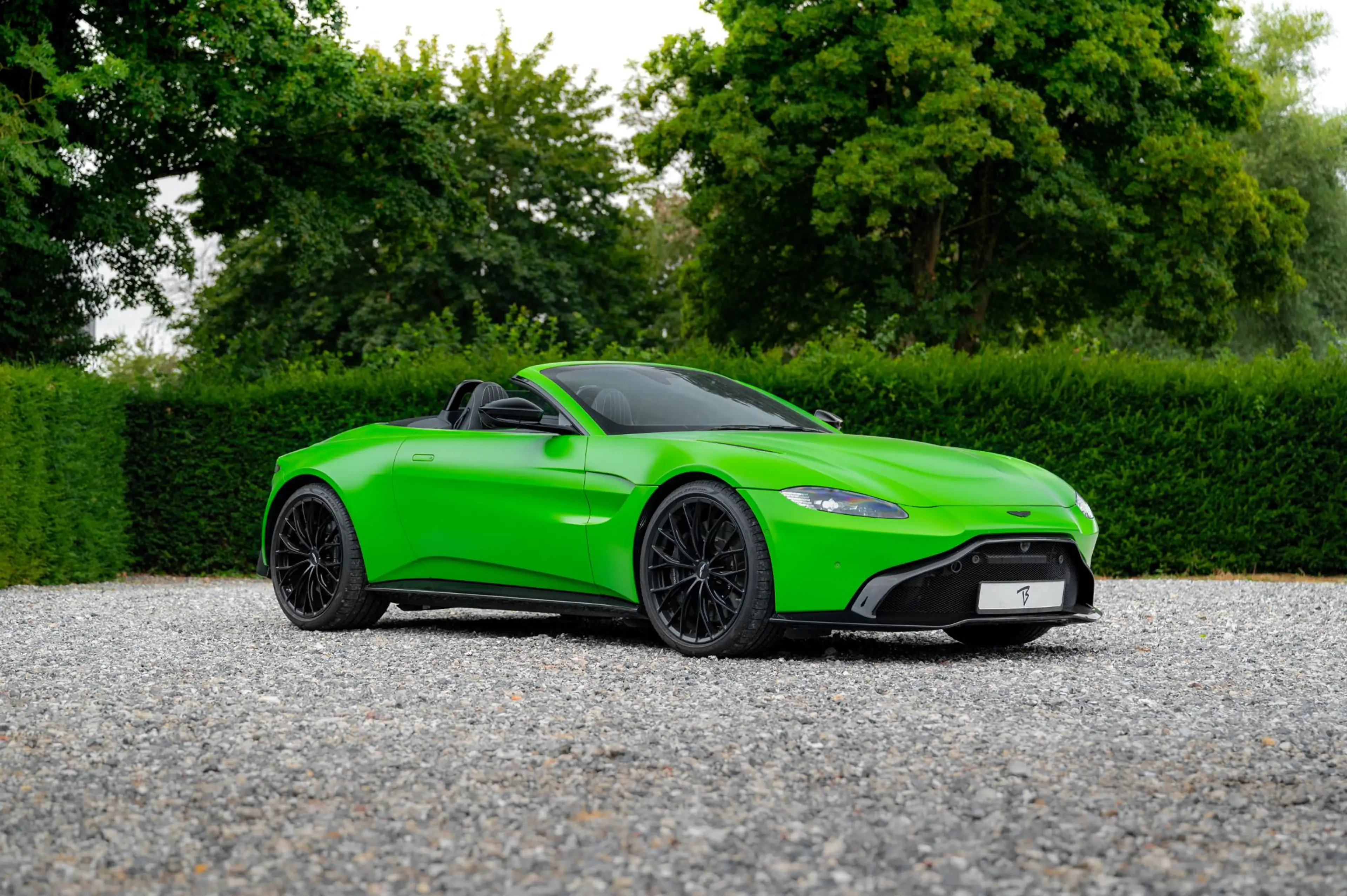 Aston Martin Vantage Roadster 4.0 V8 510pk | Kermit Green — photo 32