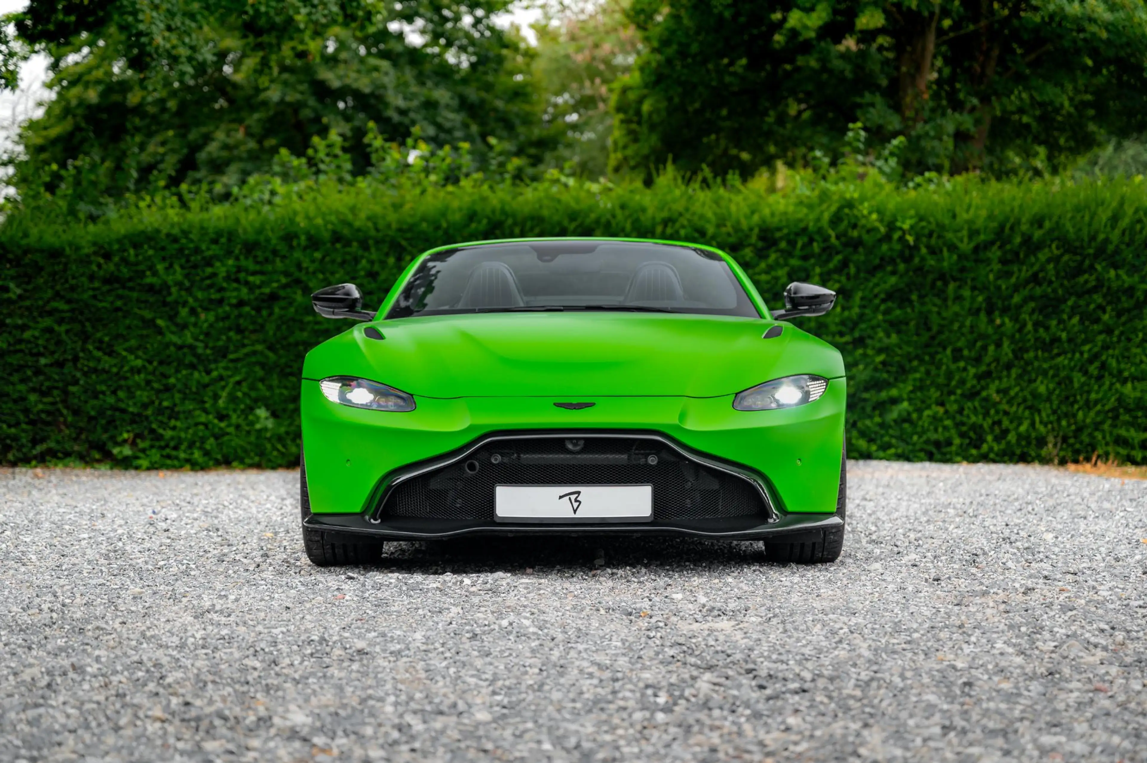 Aston Martin Vantage Roadster 4.0 V8 510pk | Kermit Green — photo 25