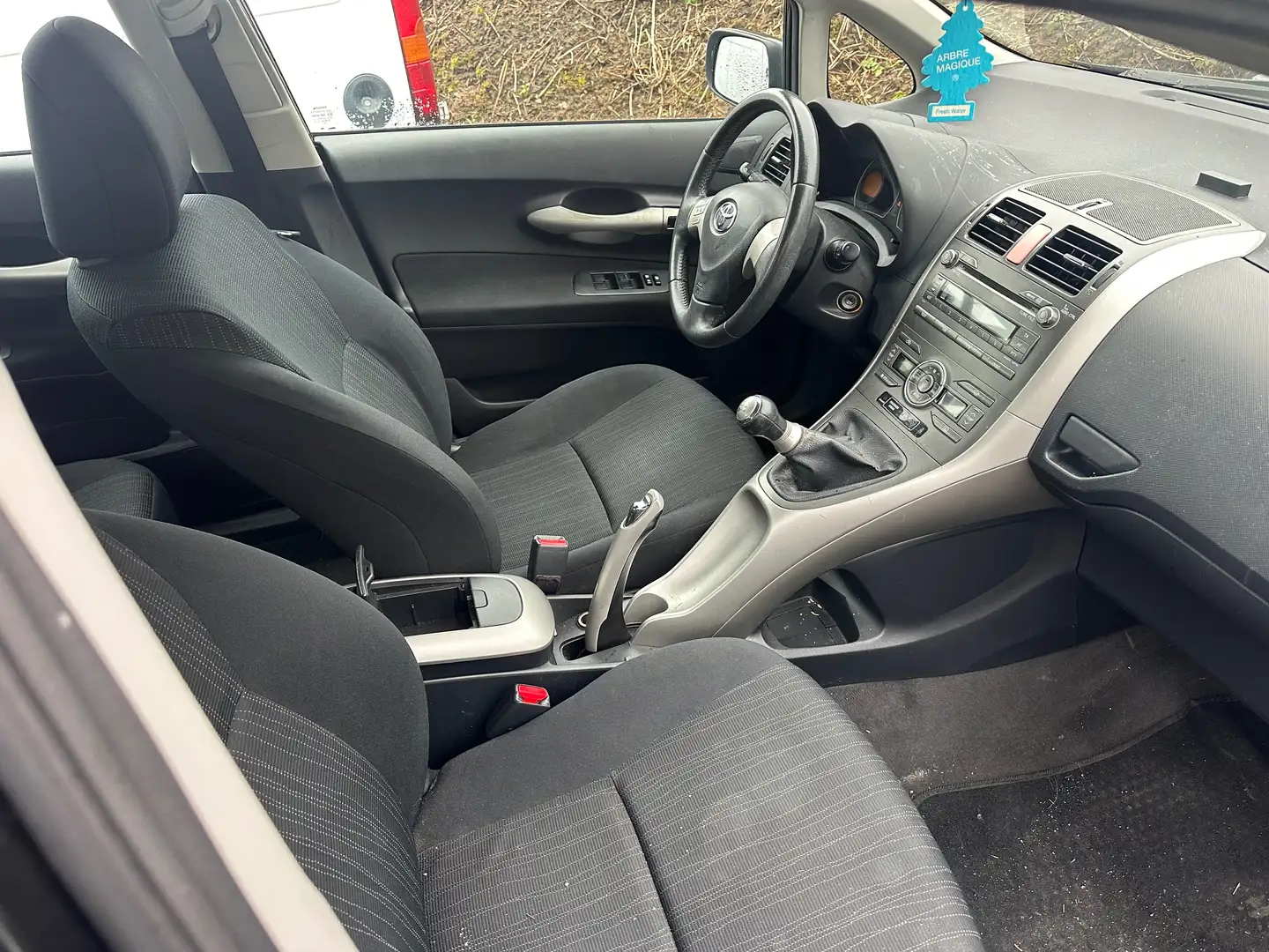 Toyota Auris Auris 132 VVT-i Dynamic Pack GPS Noir - 2