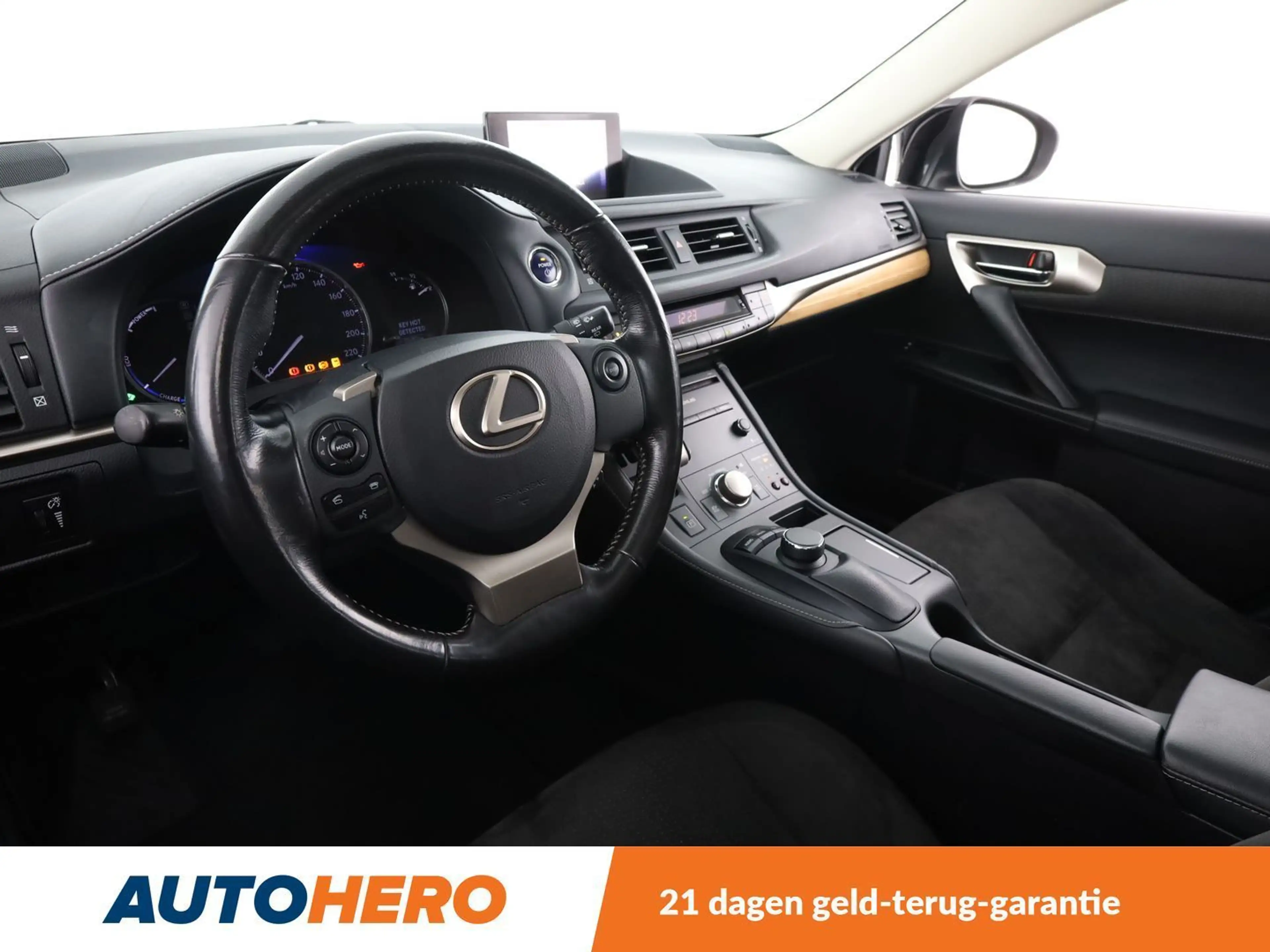 Lexus CT 200h CT 200h Limited Edition — photo 11