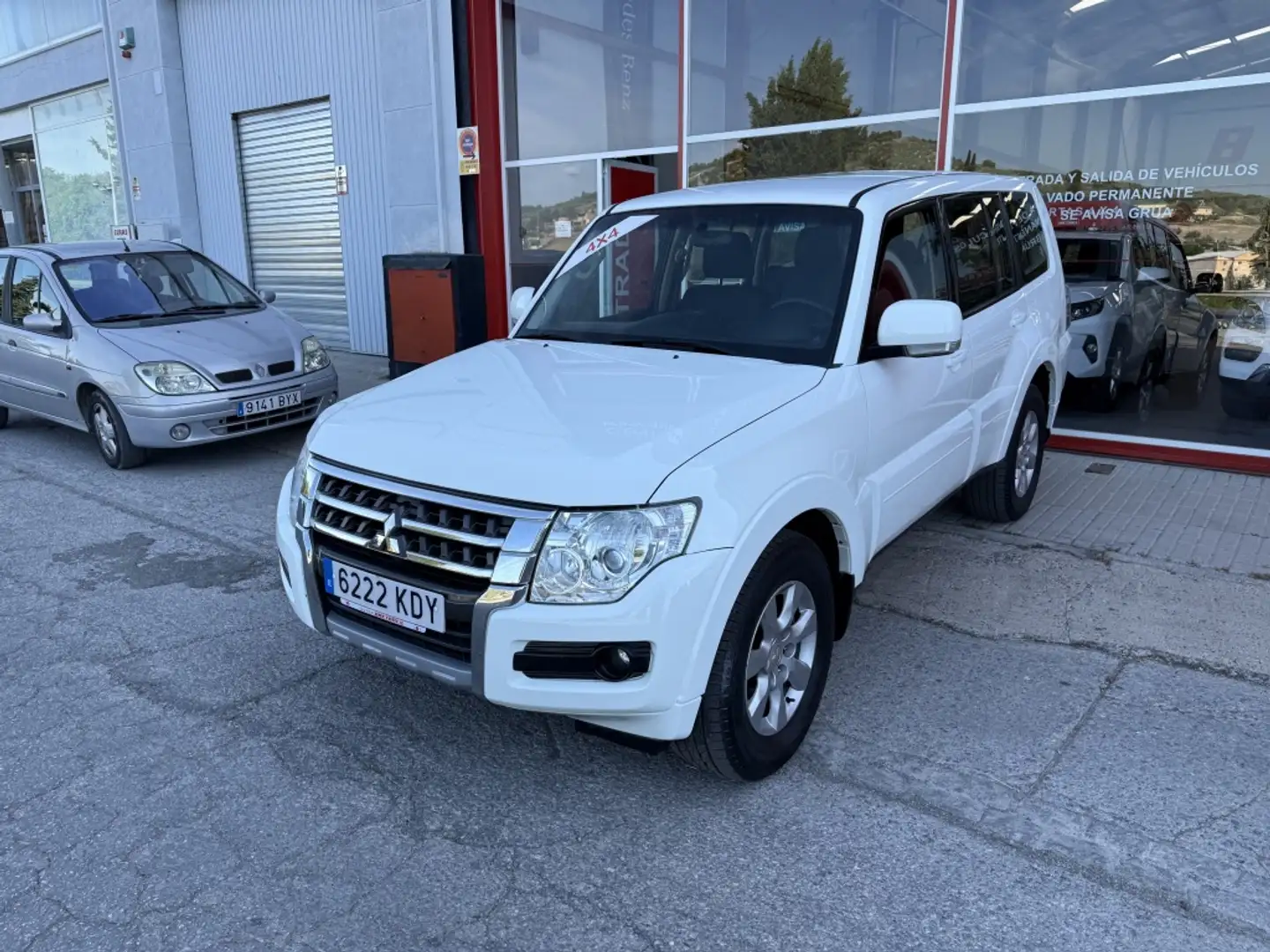 Mitsubishi Montero 3.2DI-D Spirit 5AT 190 Bianco - 2
