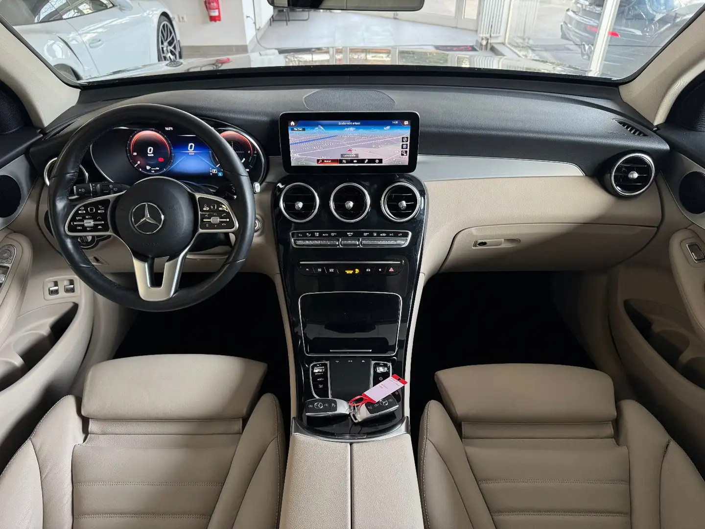 Mercedes-Benz GLC 300 e 4M Panorama Airmatic Keyless ACC AHK 21 Noir - 2