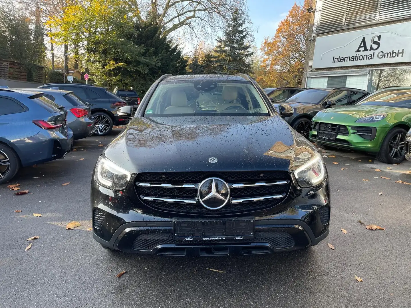 Mercedes-Benz GLC 300 e 4M Panorama Airmatic Keyless ACC AHK 21 Schwarz - 1