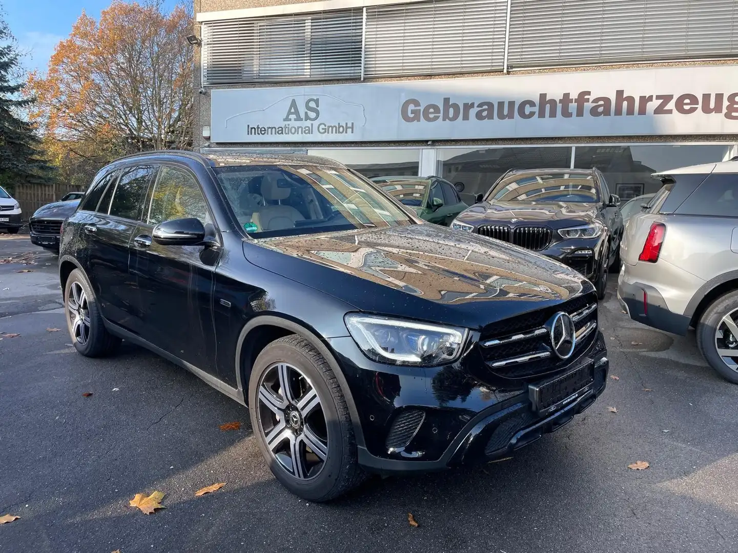 Mercedes-Benz GLC 300 e 4M Panorama Airmatic Keyless ACC AHK 21 Noir - 1