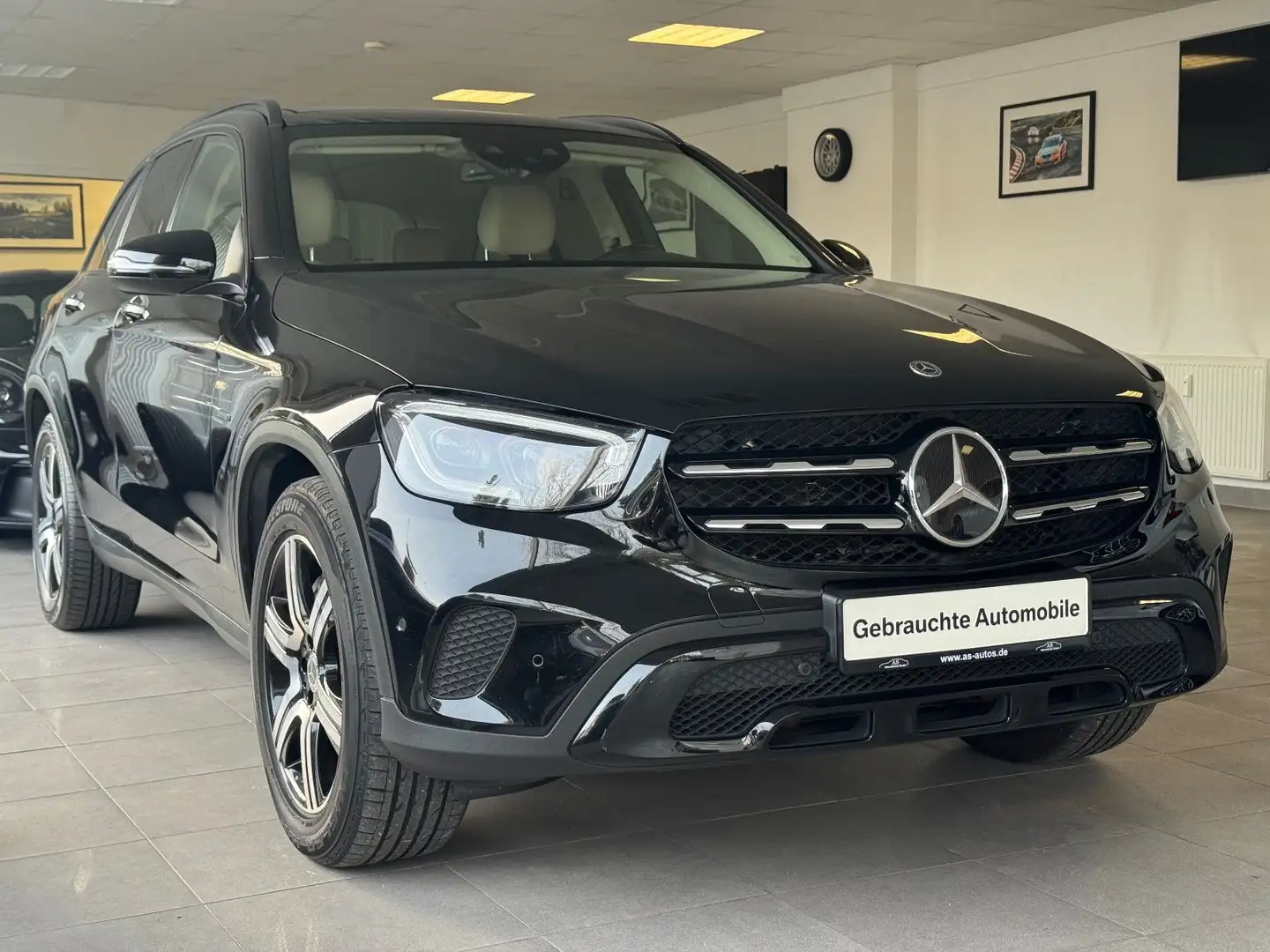 Mercedes-Benz GLC 300 e 4M Panorama Airmatic Keyless ACC AHK 21 Noir - 1