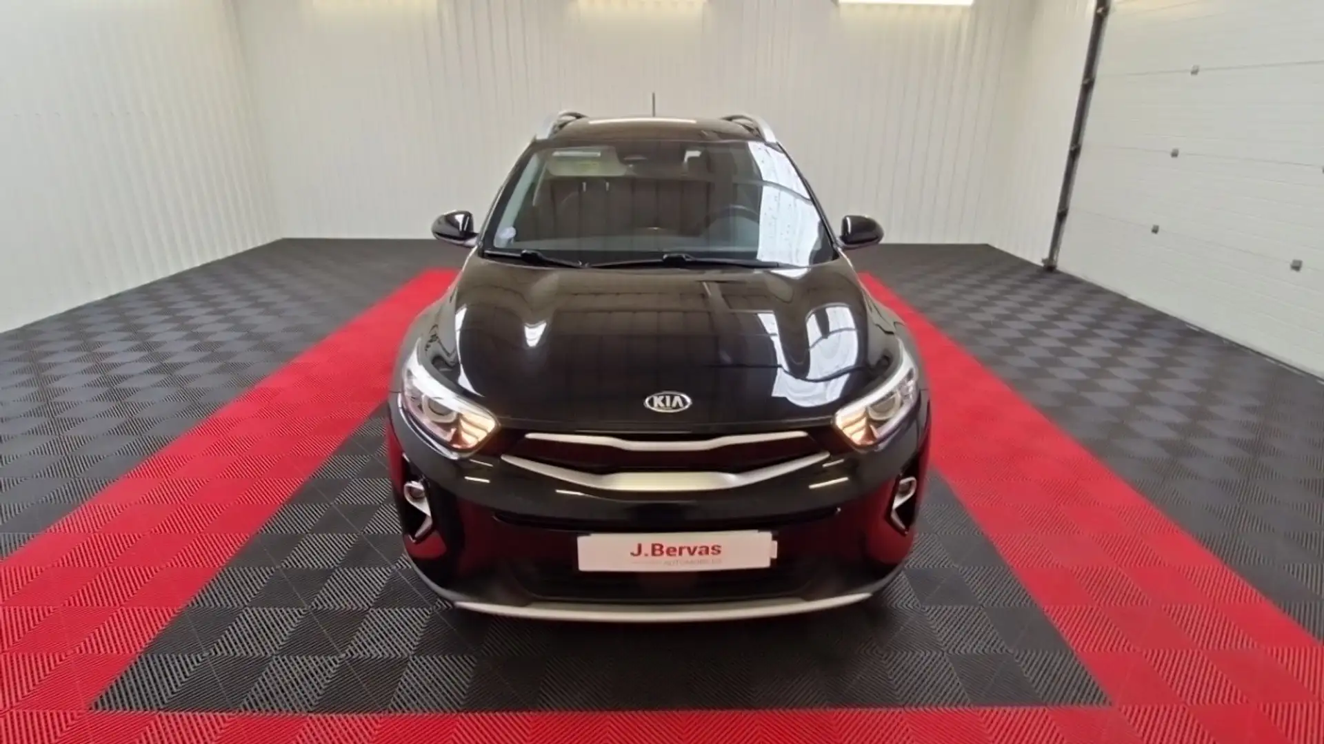 Kia Stonic 1.0 T-GDI 120 MHEV ACTIVE DCT7 Schwarz - 2