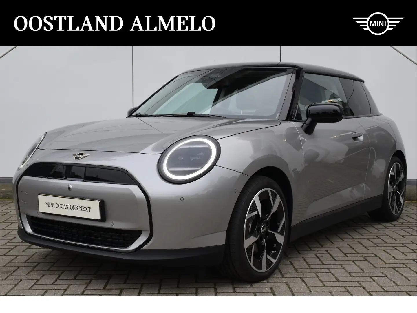 MINI Cooper E Hatchback / Classic / Pakket L / 18 inch Slide Spo srebrna - 1