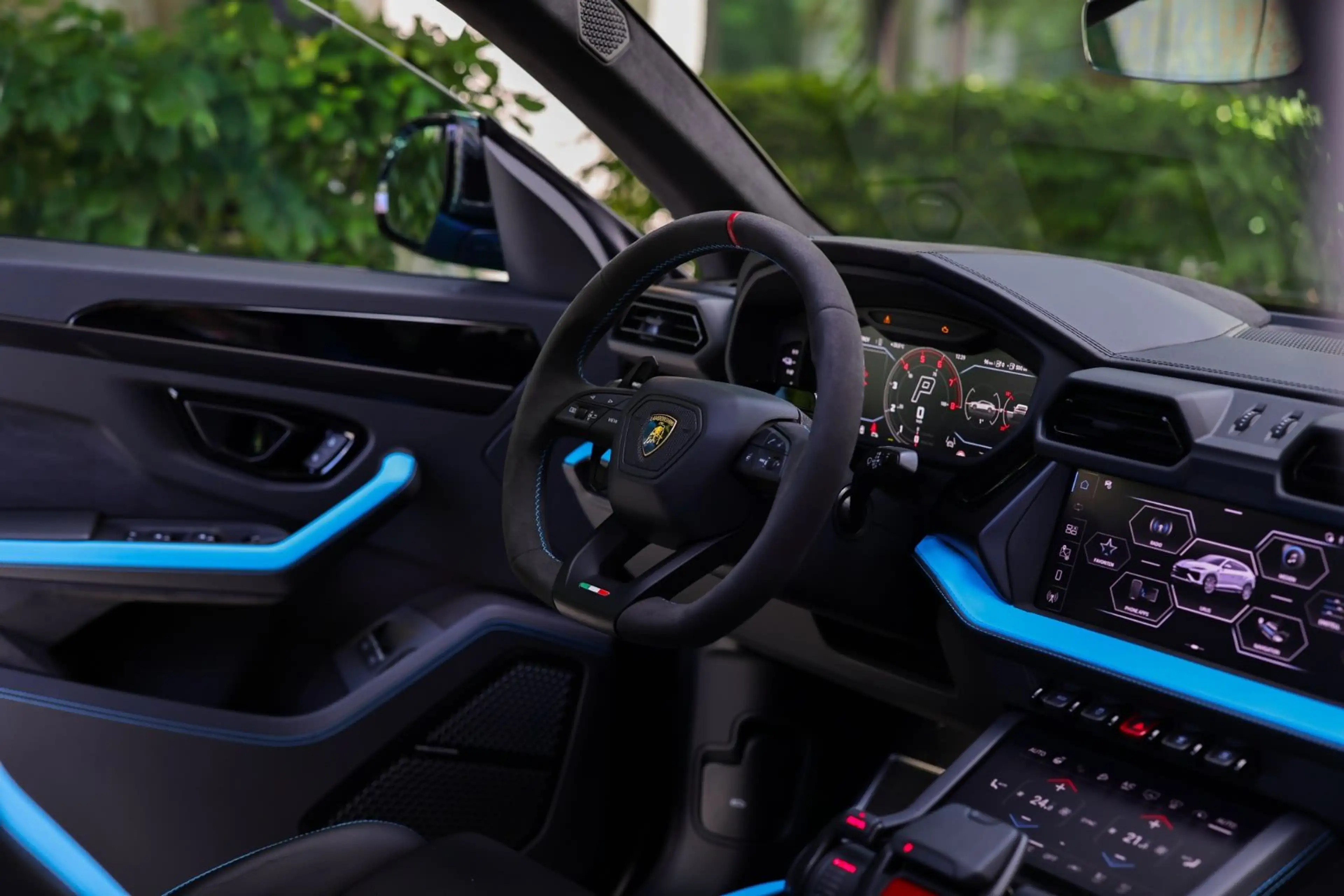 Lamborghini Urus SE | TOPCAR R Evo Limited Edition | 1 of 13 — photo 10