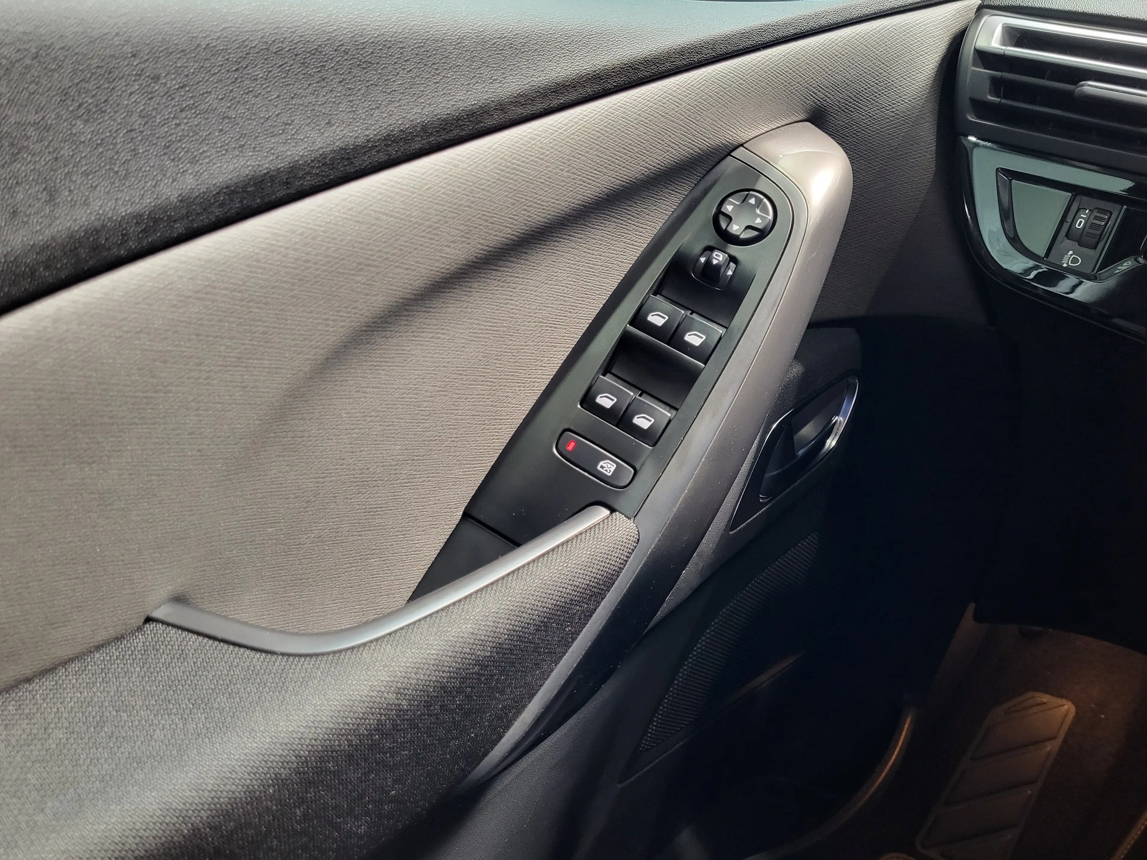 Citroen Grand C4 SpaceTourer 2.0 Blue-HDI Shine *Navi| Xenon| AHK* — photo 14