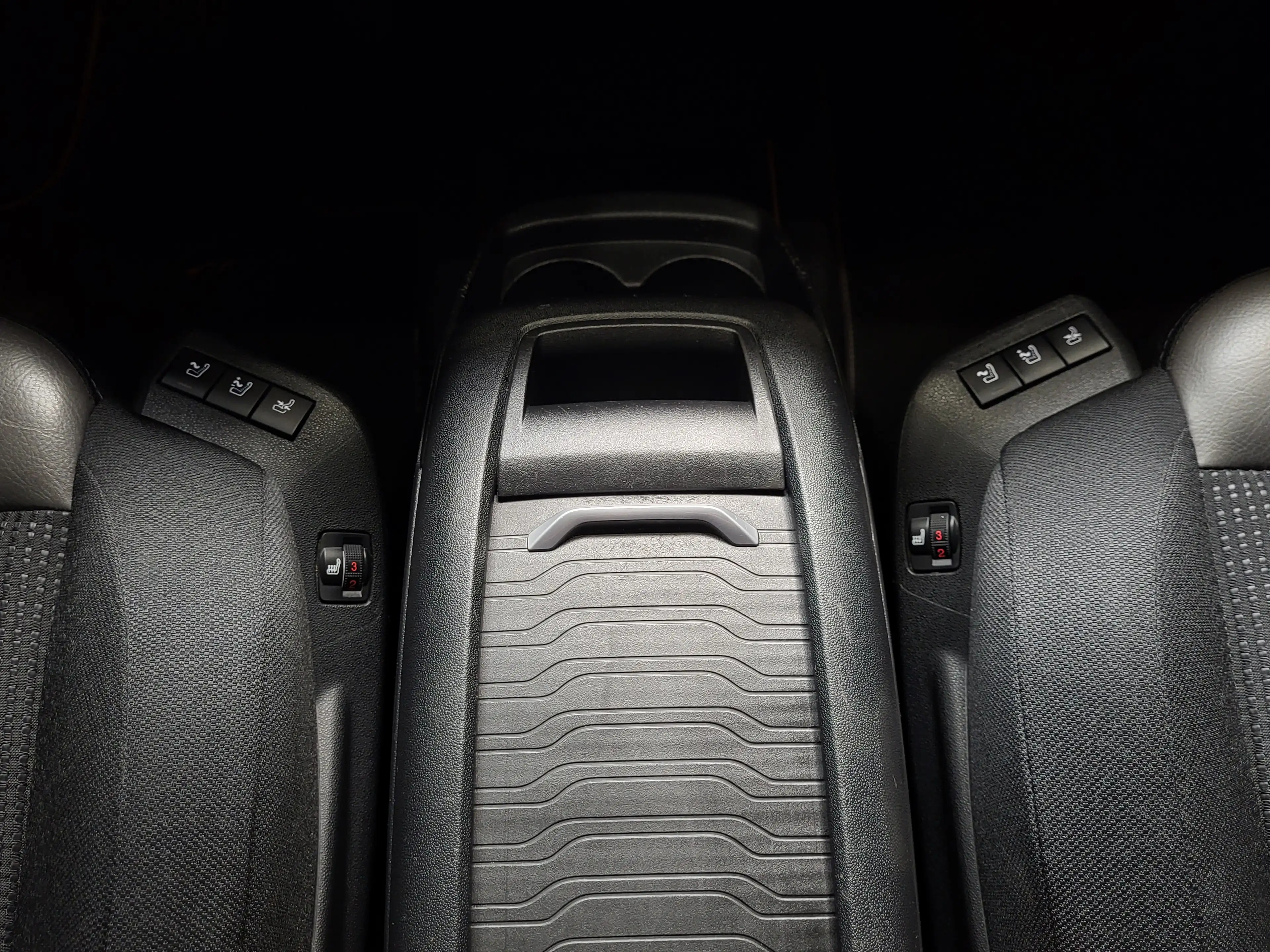 Citroen Grand C4 SpaceTourer 2.0 Blue-HDI Shine *Navi| Xenon| AHK* — photo 12