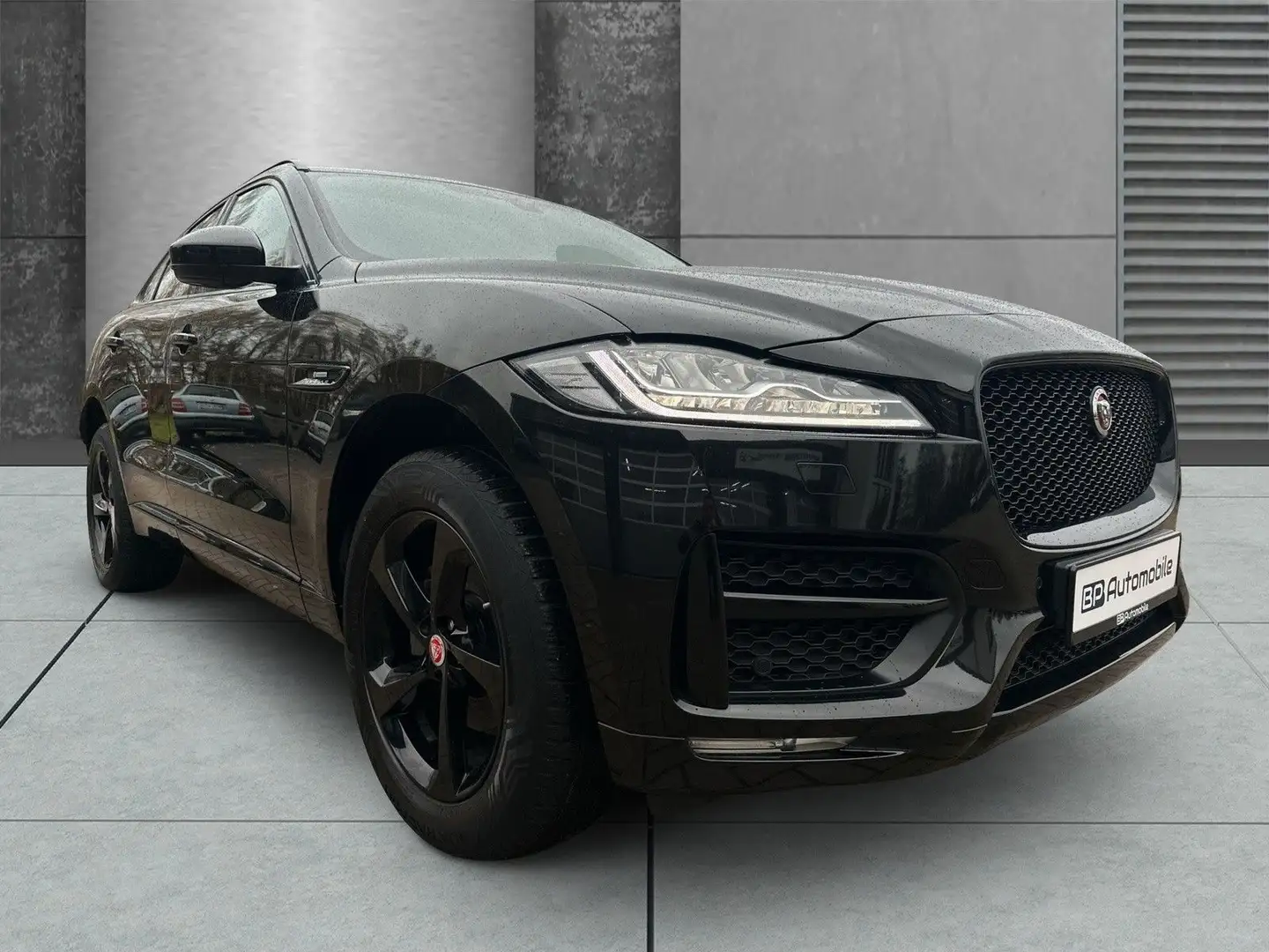Jaguar F-Pace F-PACE R-Sport AWD Noir - 2