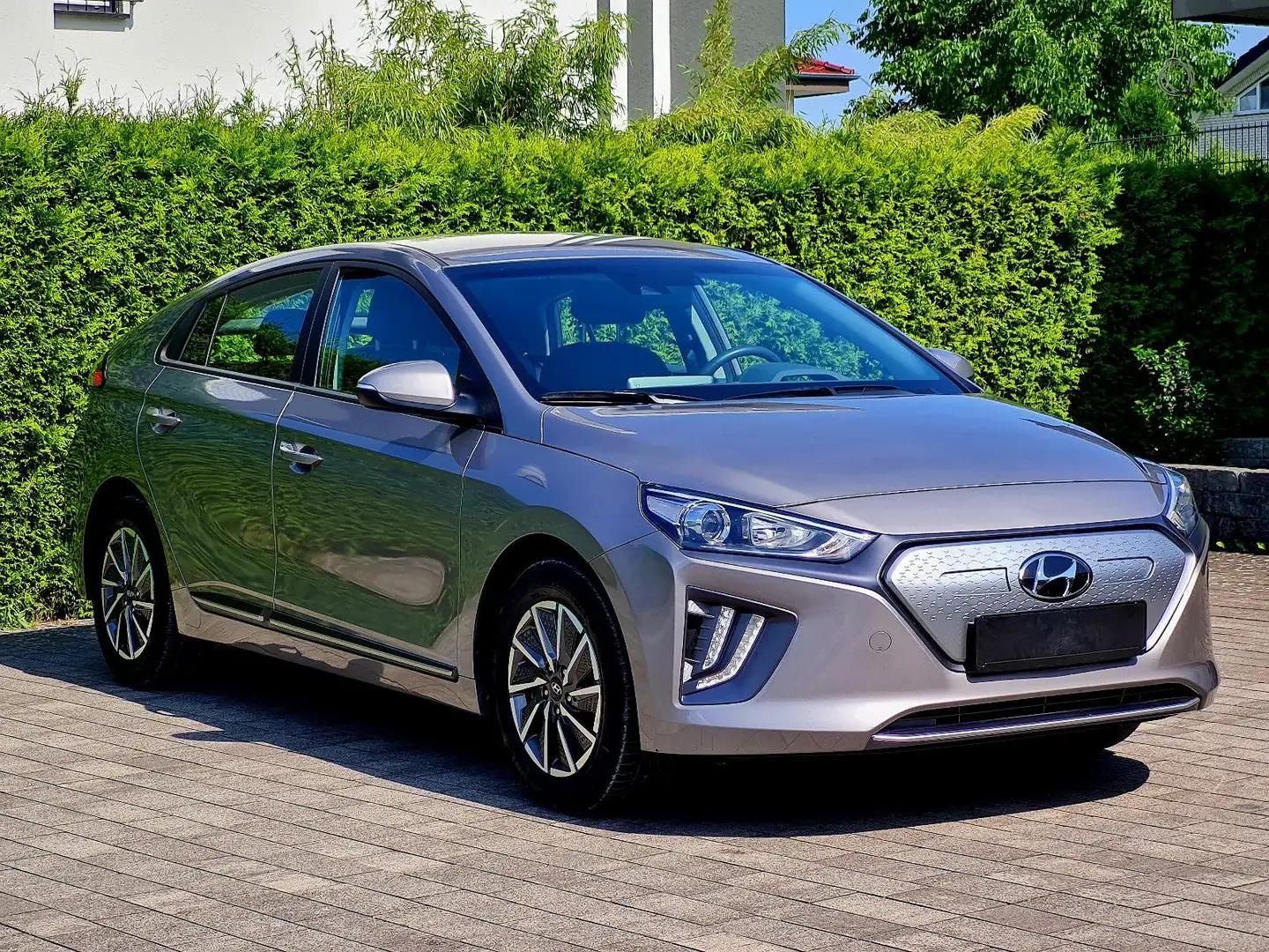 Hyundai IONIQ Ioniq Elektro mit Herstellergarantie bis 2029 Grau - 2