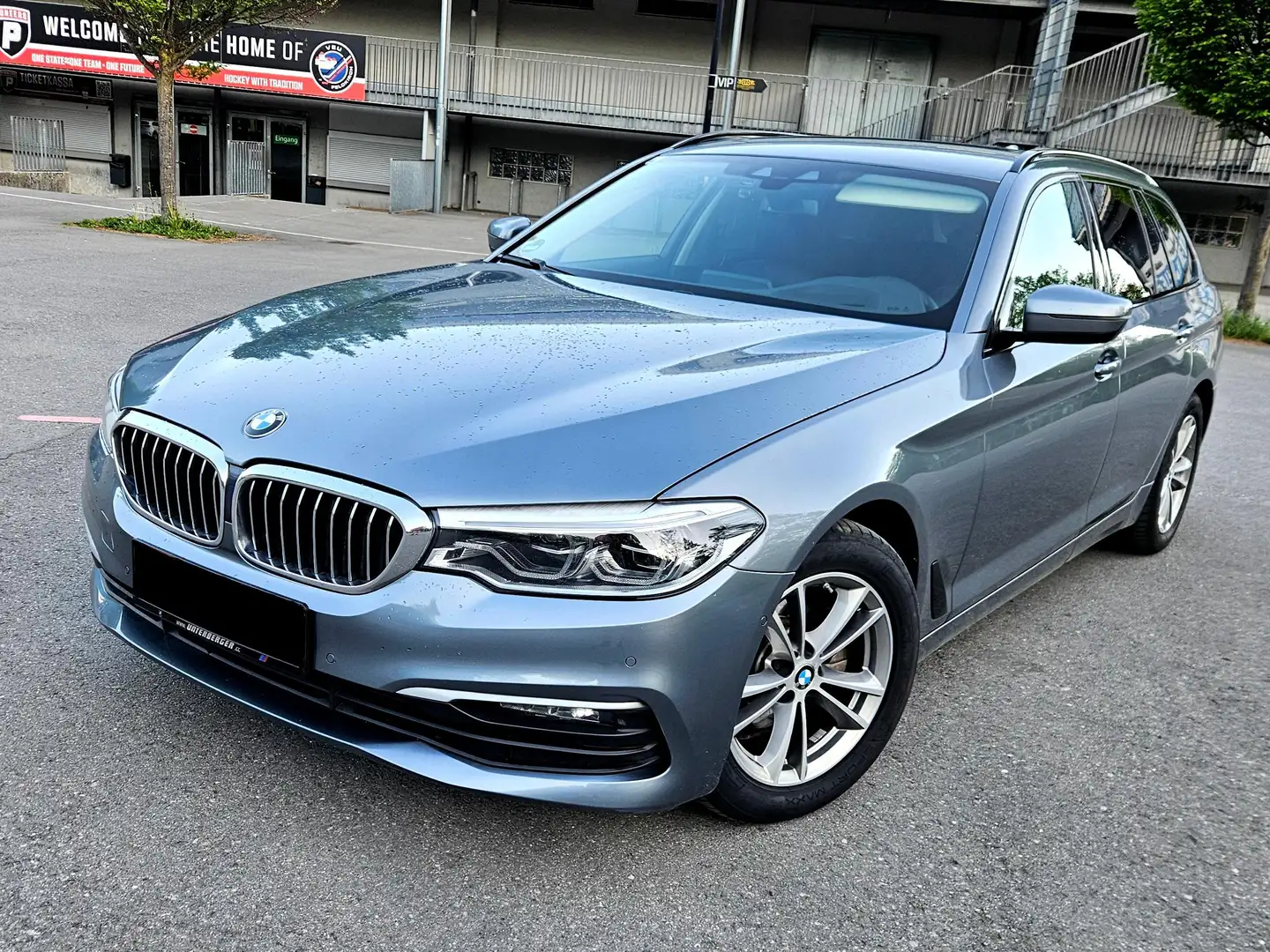 BMW 520 520d Touring Aut. Blau - 2