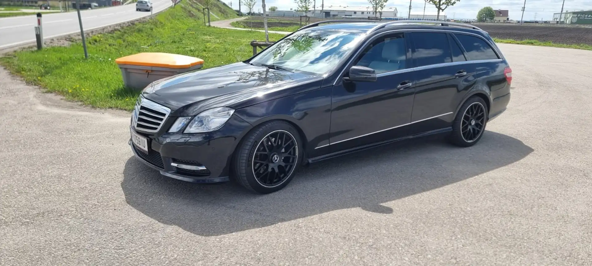 Mercedes-Benz E 250 E 250 T Avantgarde CDI Aut. Avantgarde Schwarz - 1