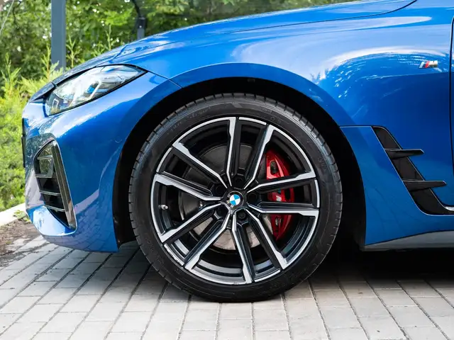 BMW M4 view 13