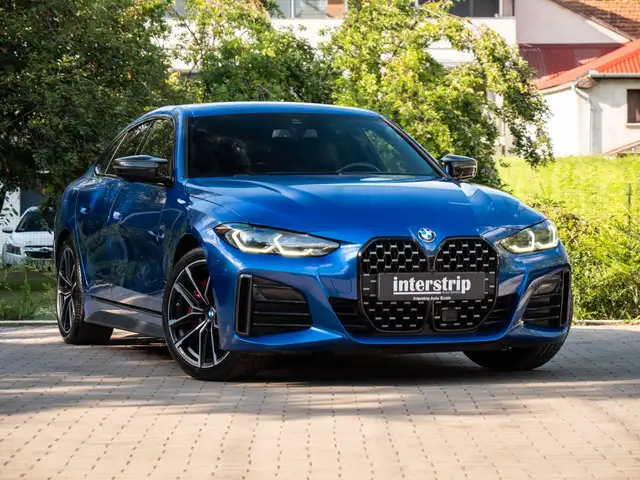 BMW M4 view 5