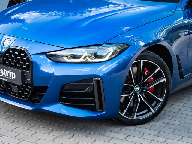 BMW M4 view 2