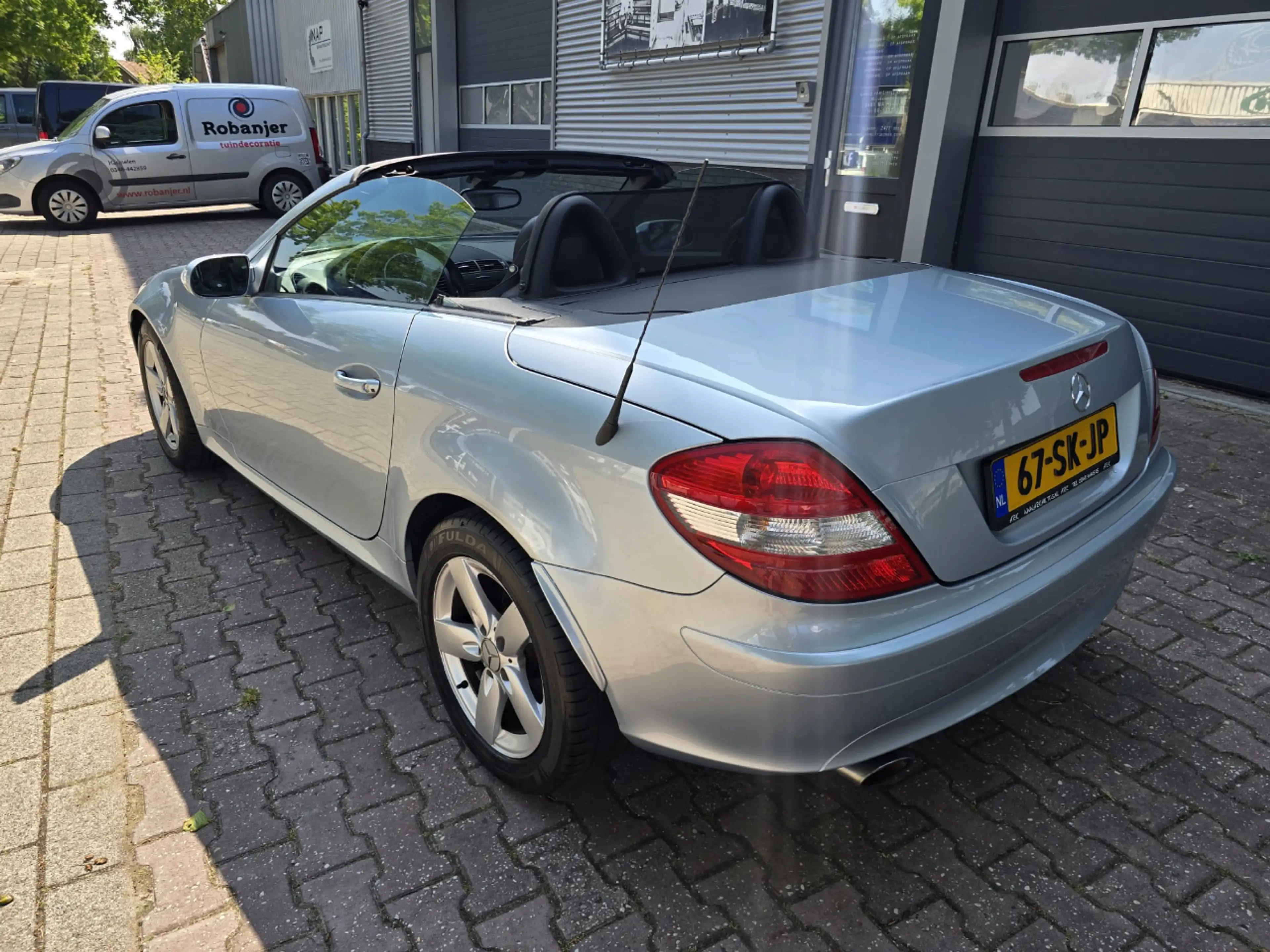Mercedes-Benz SLK 280 — photo 12