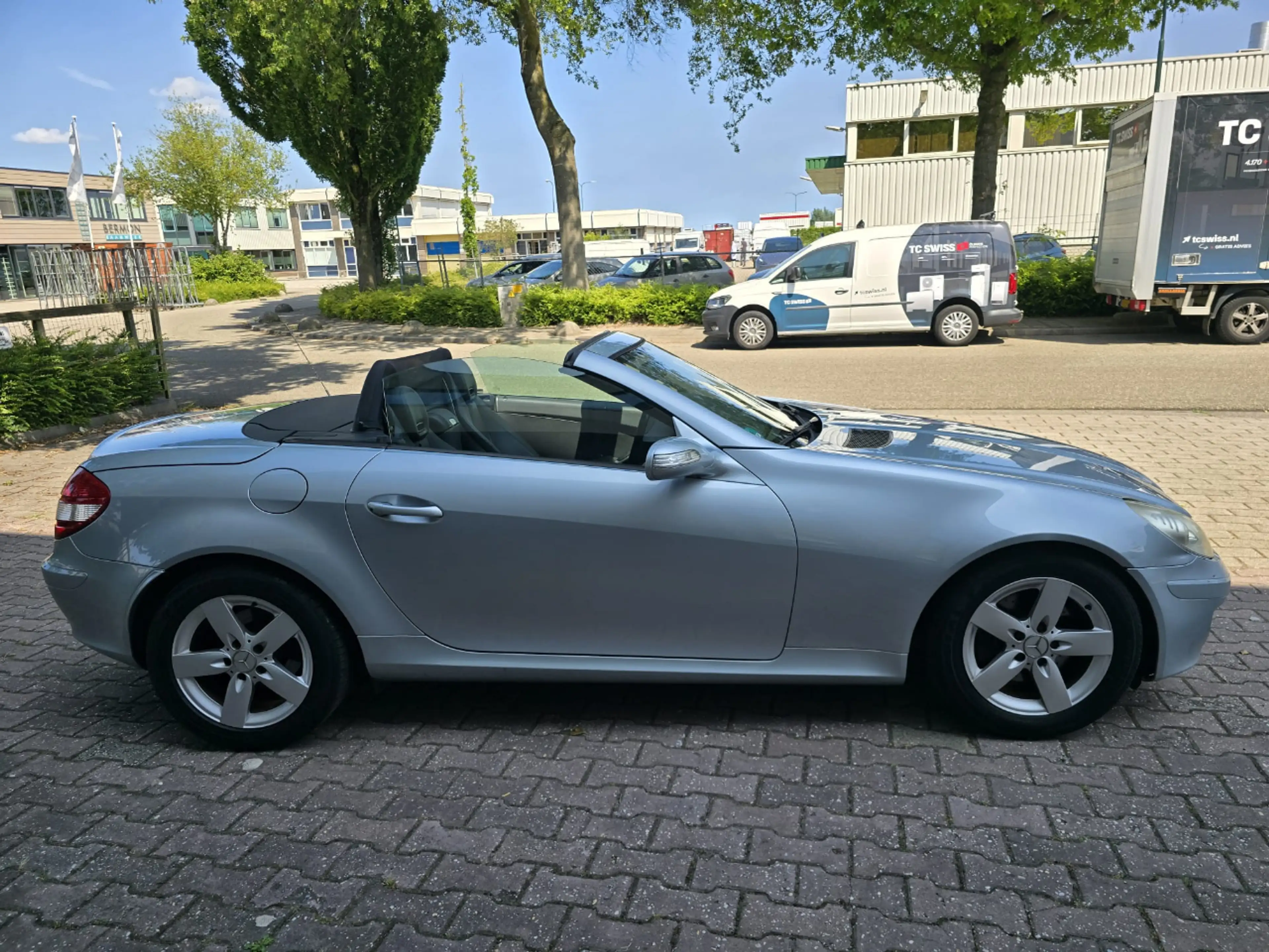 Mercedes-Benz SLK 280 — photo 11