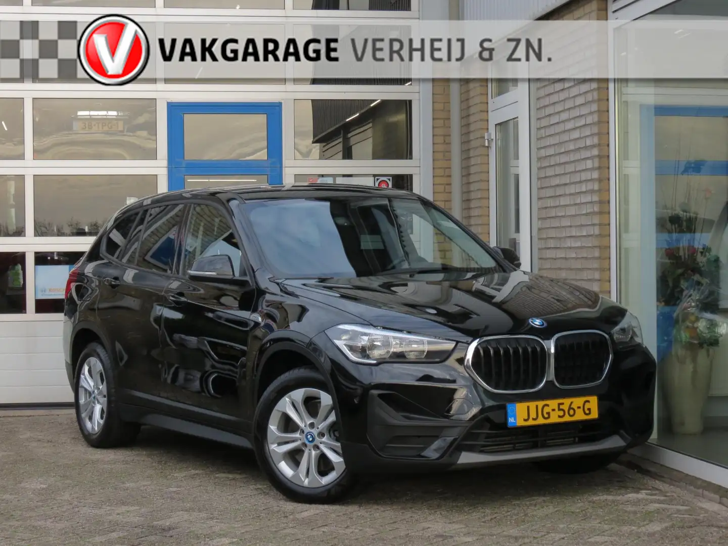 BMW X1 XDrive25e Executive Car-Play|Navi|Cruise|PDC|Clima Zwart - 1