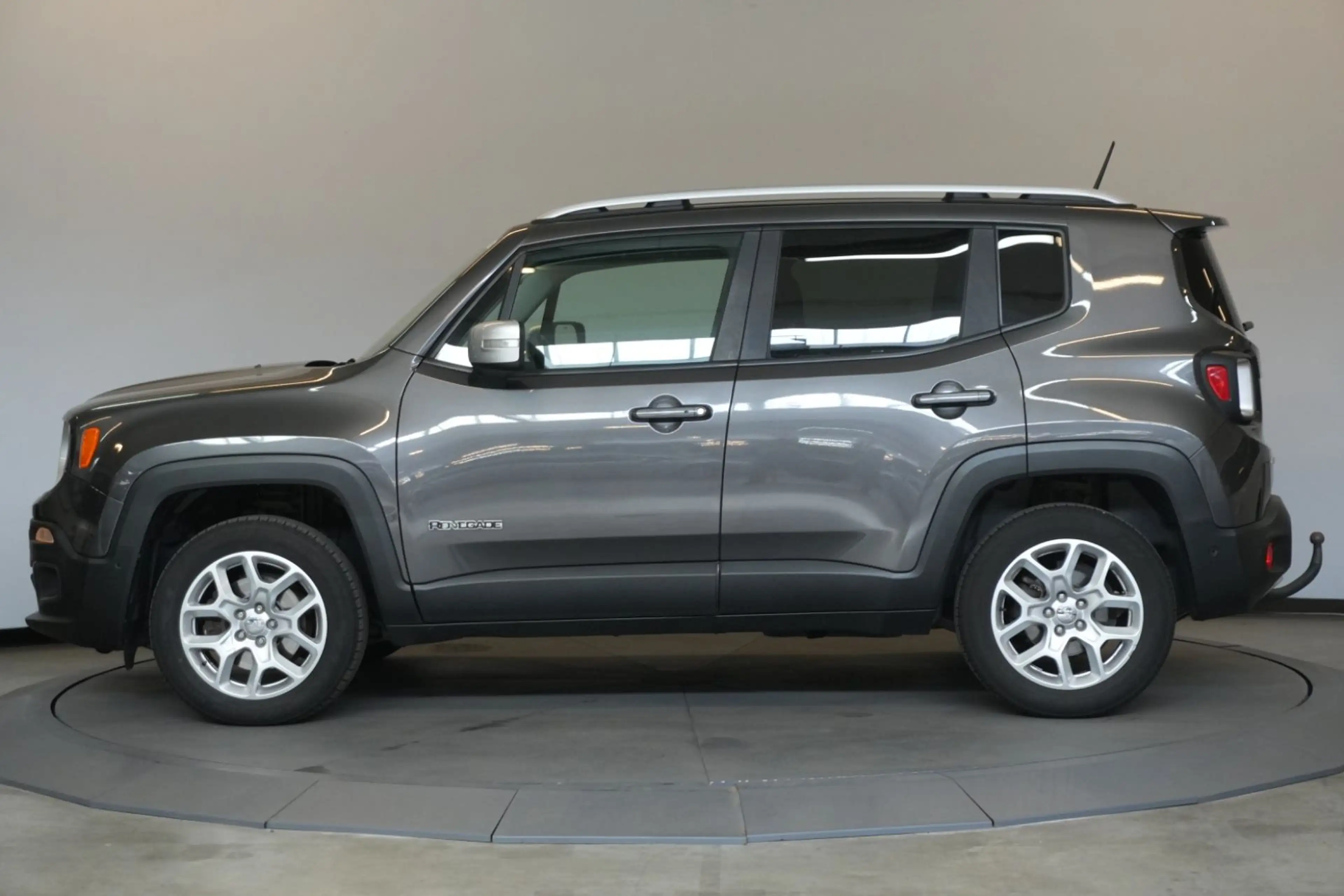 Jeep Renegade 1.4 Limited 4WD Leder el. Sitze — photo 2