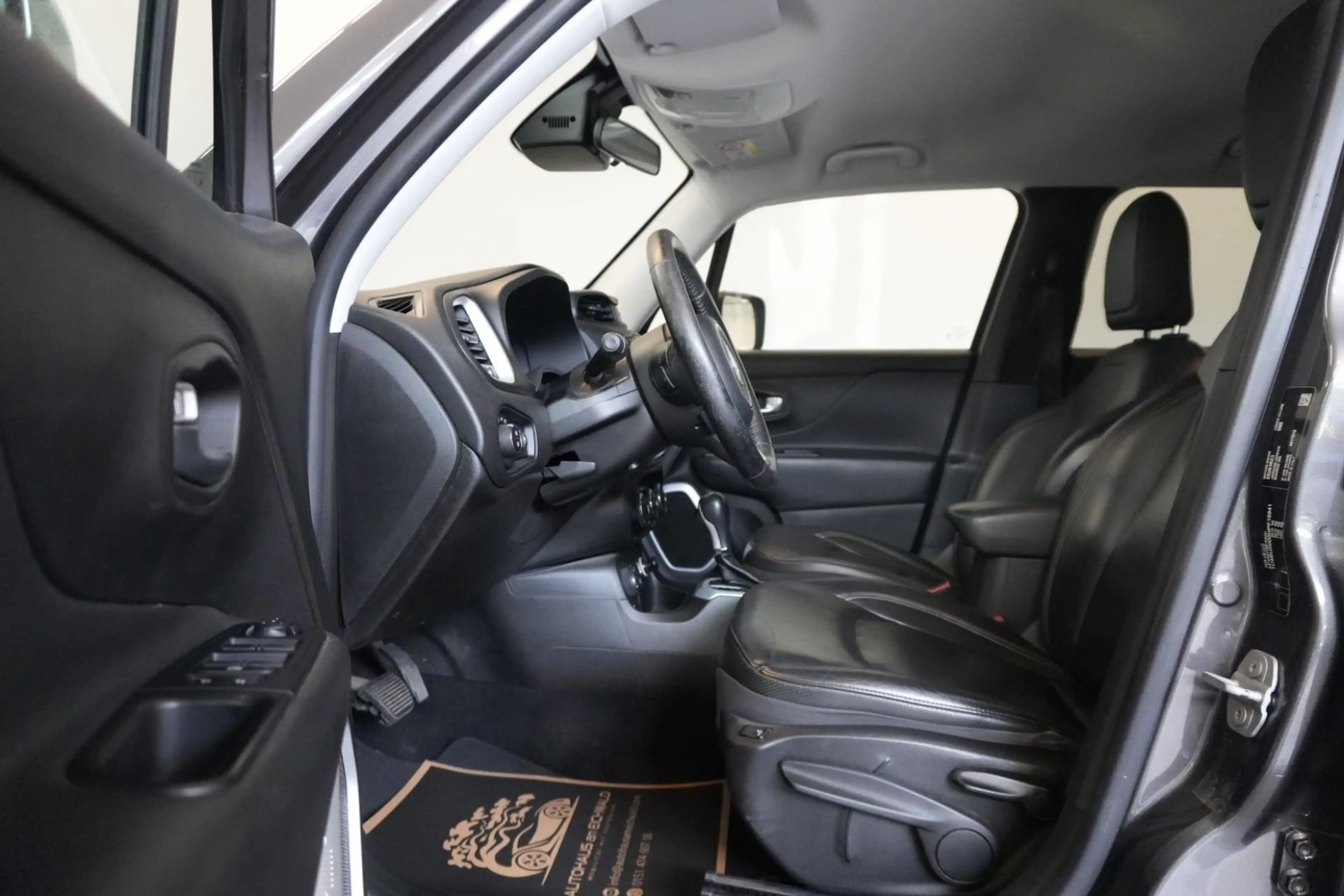 Jeep Renegade 1.4 Limited 4WD Leder el. Sitze — photo 11