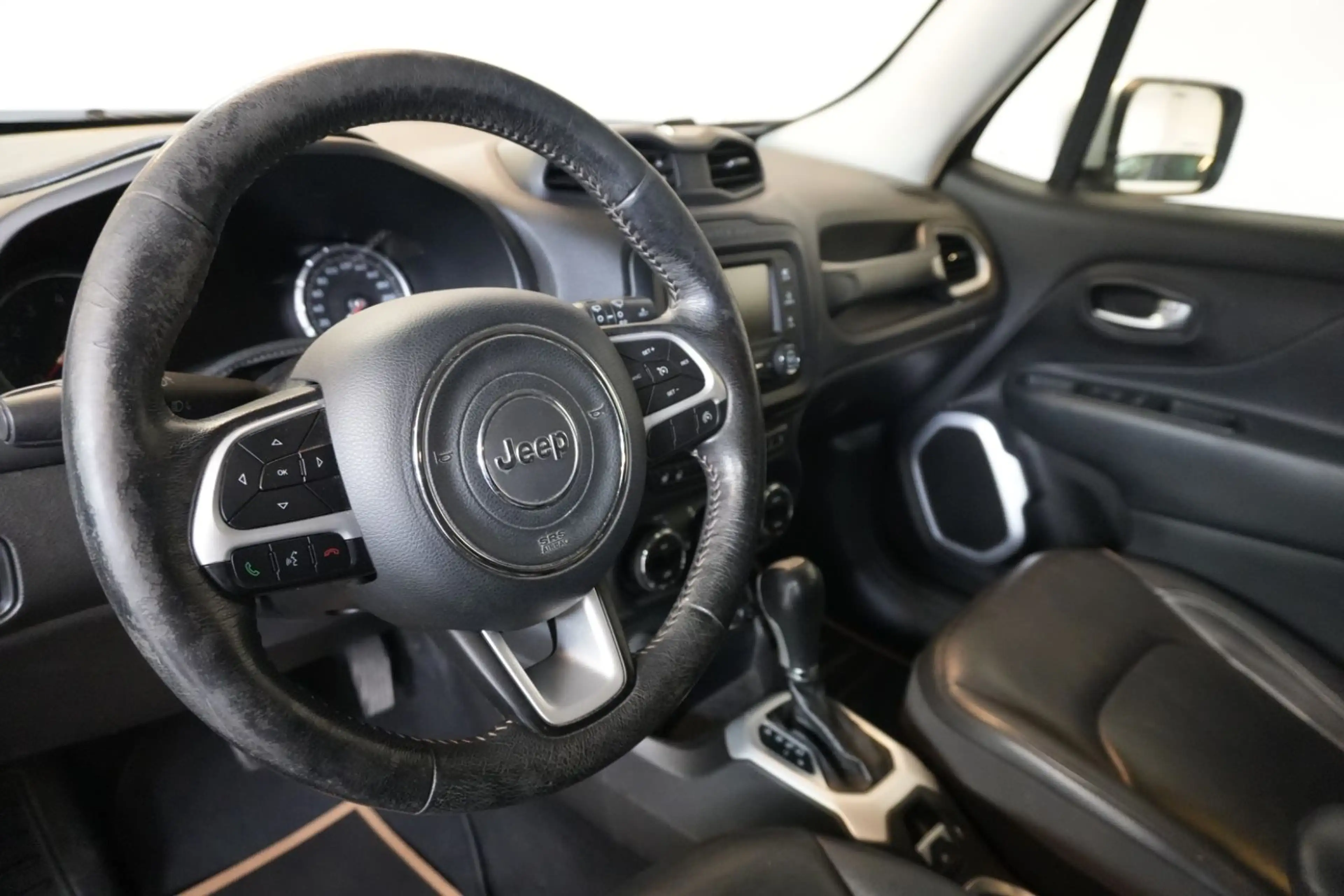 Jeep Renegade 1.4 Limited 4WD Leder el. Sitze — photo 10