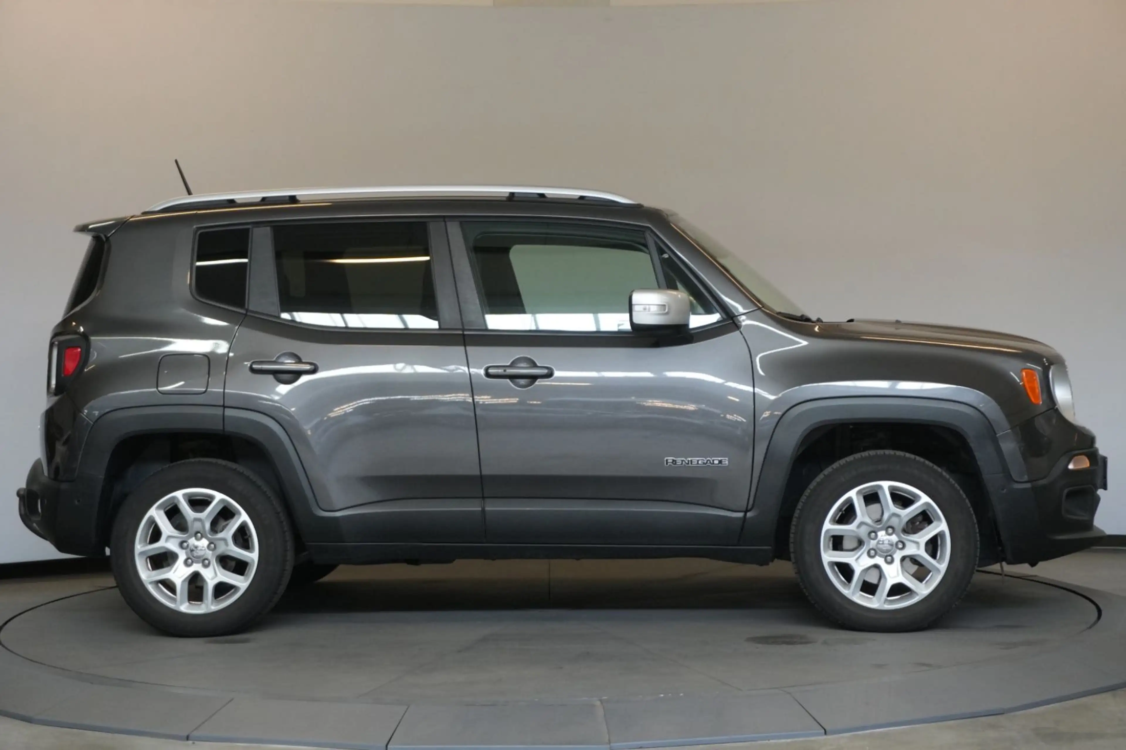 Jeep Renegade 1.4 Limited 4WD Leder el. Sitze — photo 6