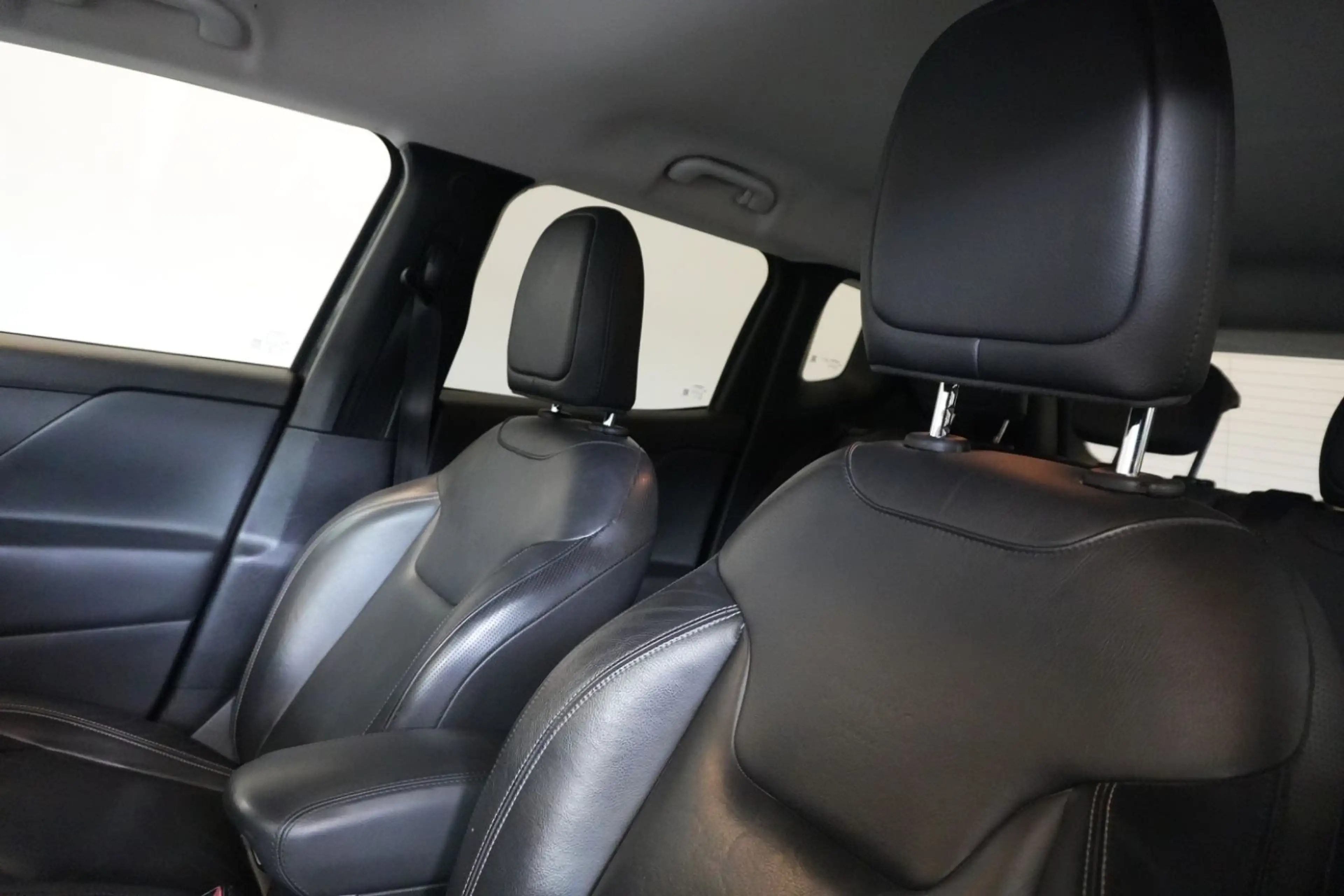 Jeep Renegade 1.4 Limited 4WD Leder el. Sitze — photo 12