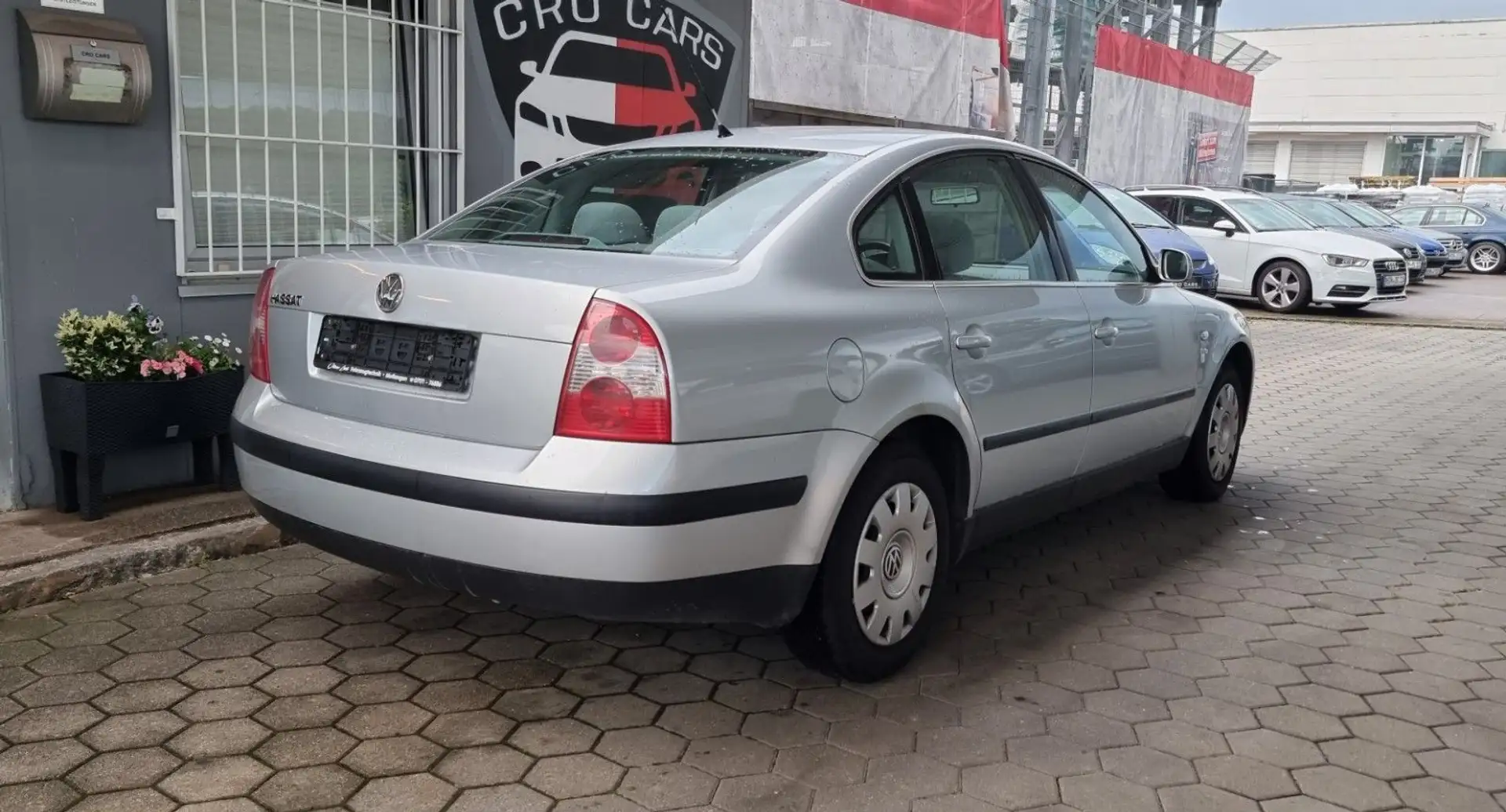 Volkswagen Passat Lim. Comfortline*TÜV 02.27* Plateado - 2