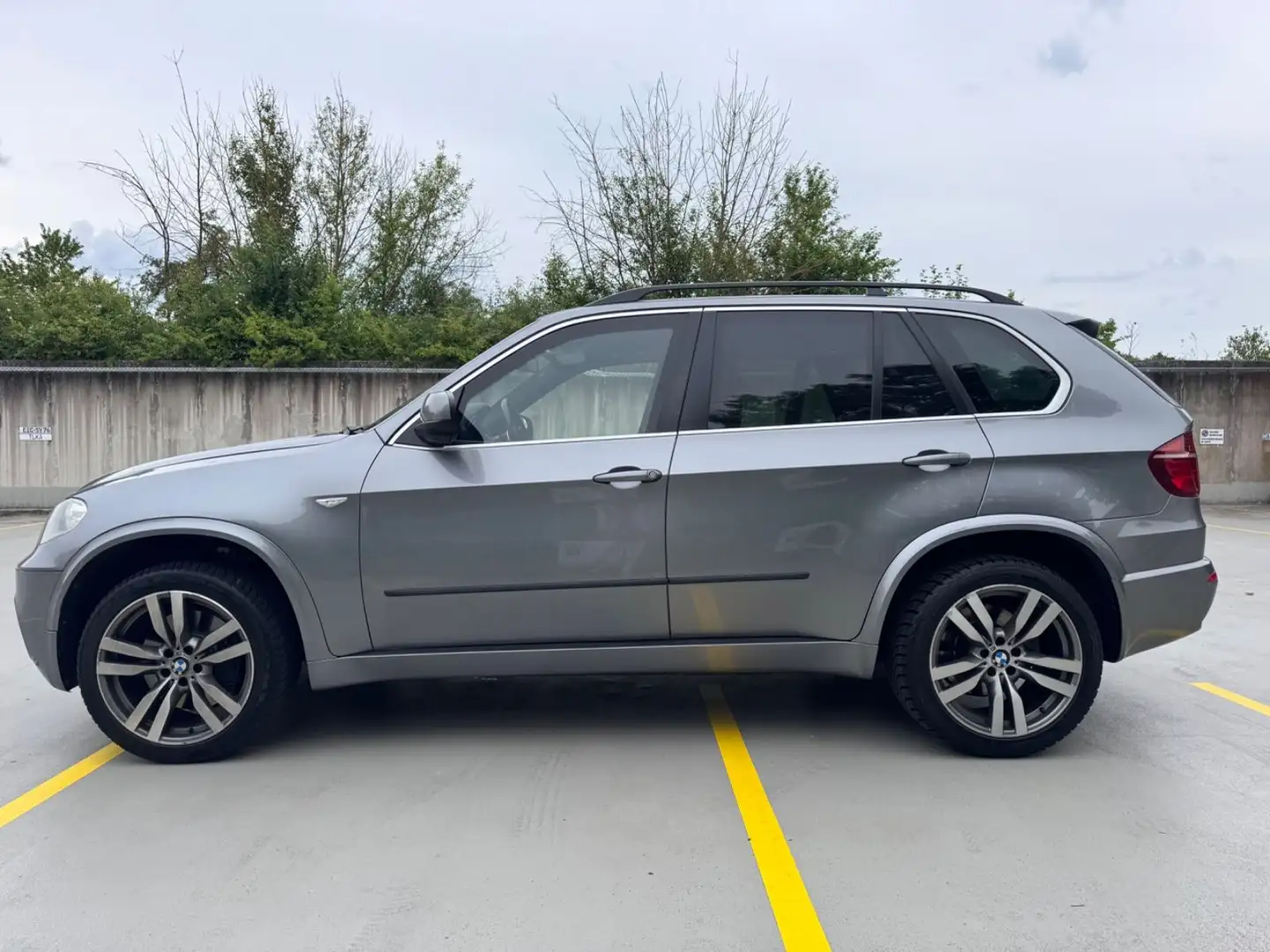 BMW X5 xDrive50i GEPANZERT B4 SECURITY ARMORED PANZ Gris - 1