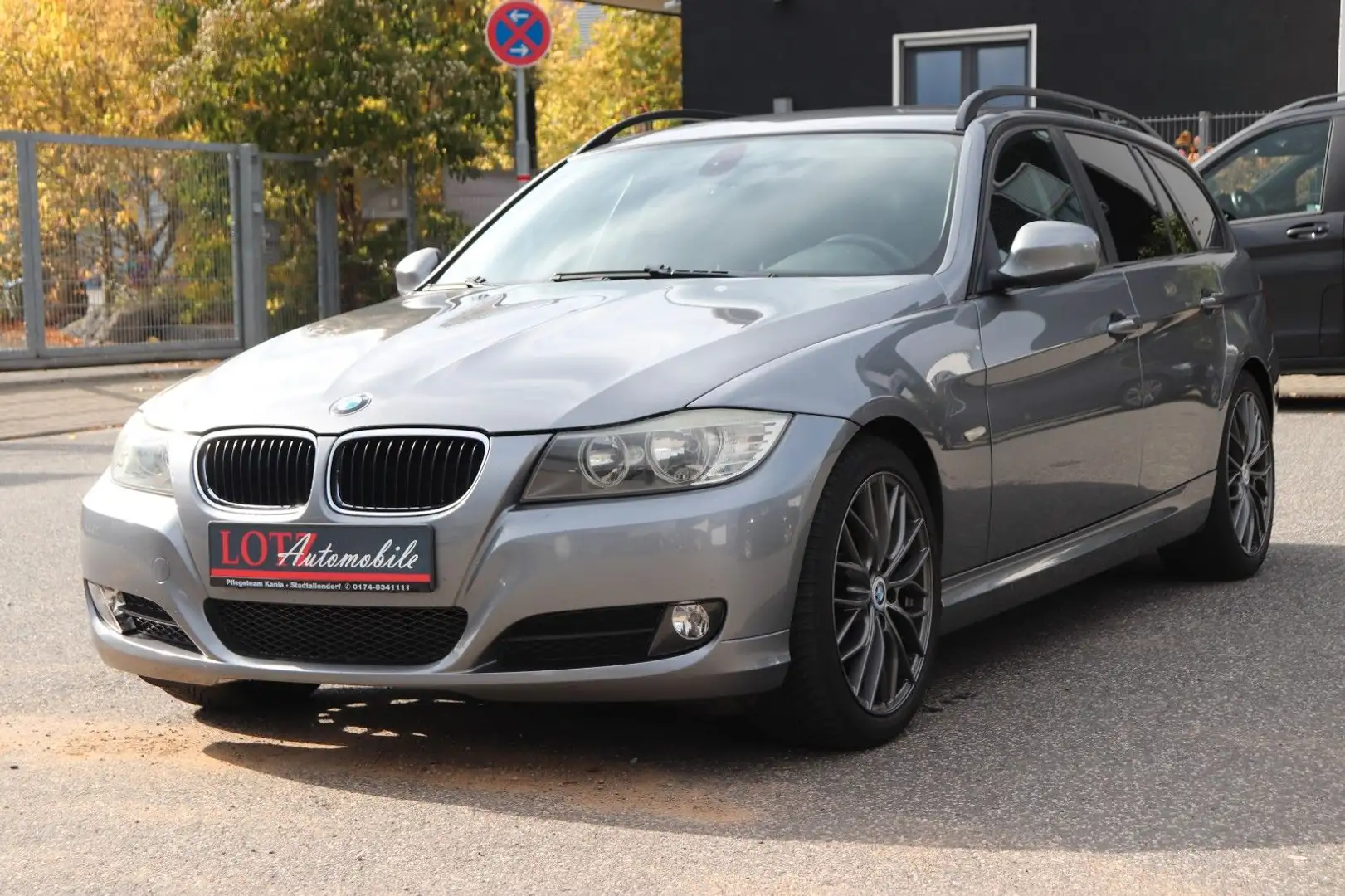 BMW 320 Baureihe 3 Touring 320i Grigio - 1