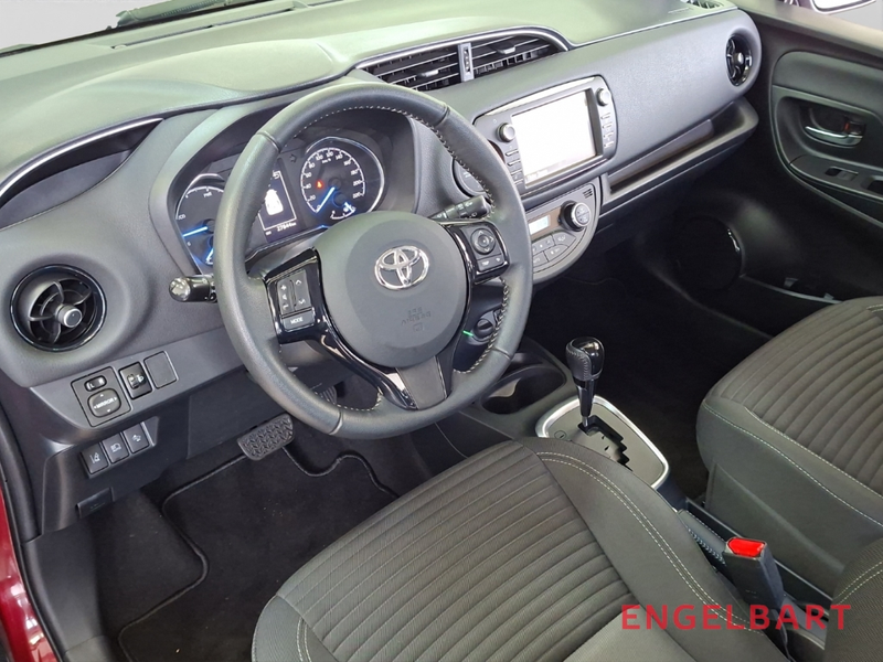 Toyota Yaris 1.5 Hybrid Team D AHK Allwetterreifen — photo 7