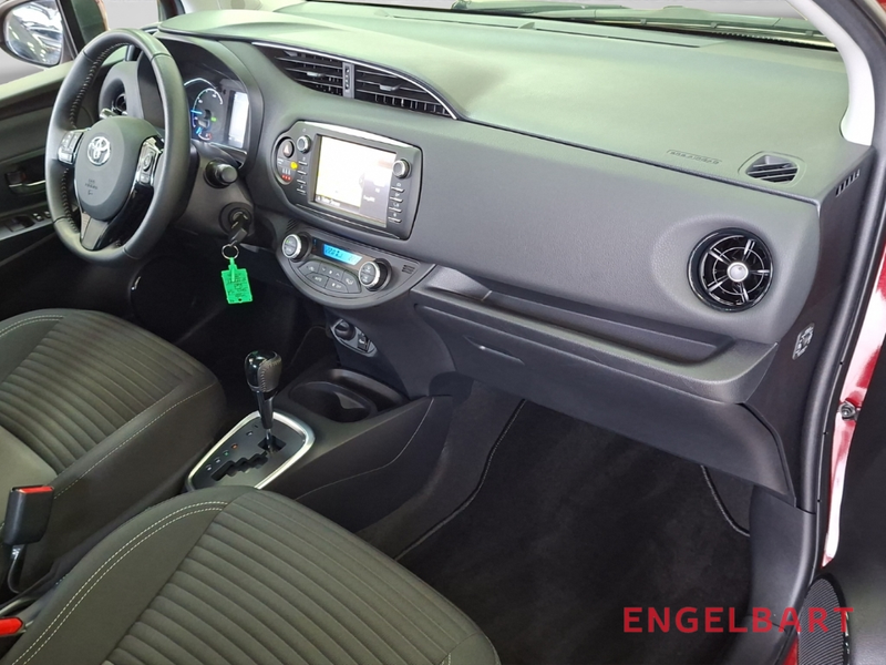 Toyota Yaris 1.5 Hybrid Team D AHK Allwetterreifen — photo 11