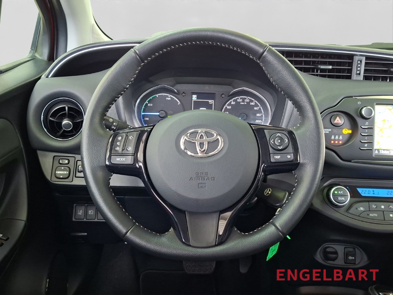 Toyota Yaris 1.5 Hybrid Team D AHK Allwetterreifen — photo 8
