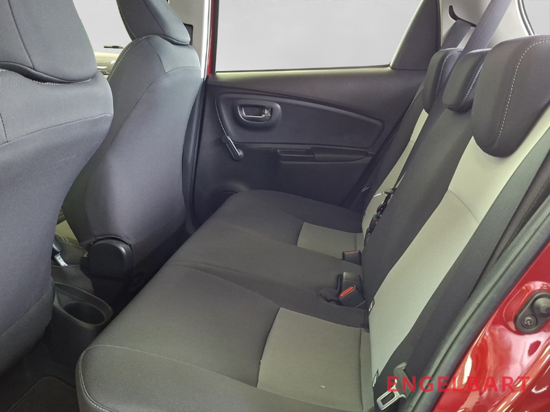 Toyota Yaris 1.5 Hybrid Team D AHK Allwetterreifen — photo 12