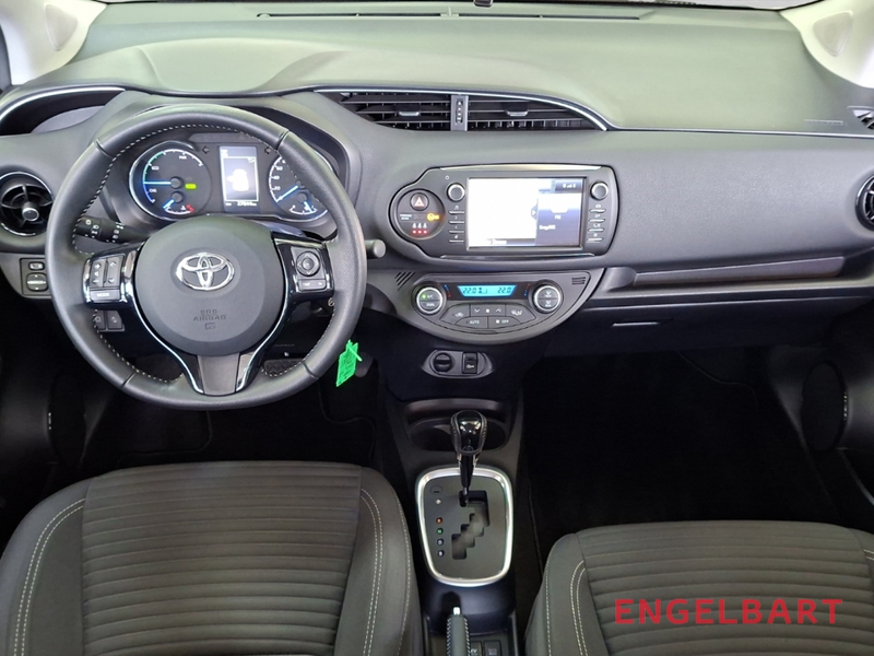 Toyota Yaris 1.5 Hybrid Team D AHK Allwetterreifen — photo 9