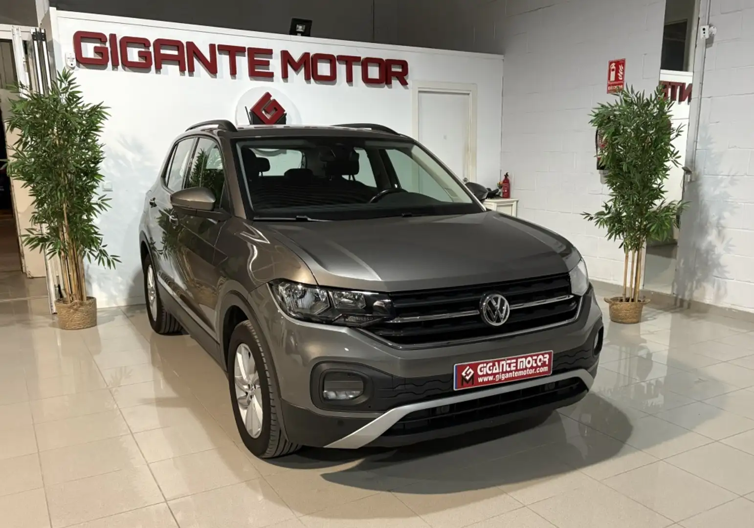 Volkswagen T-Cross 1.6TDI Advance Šedá - 1