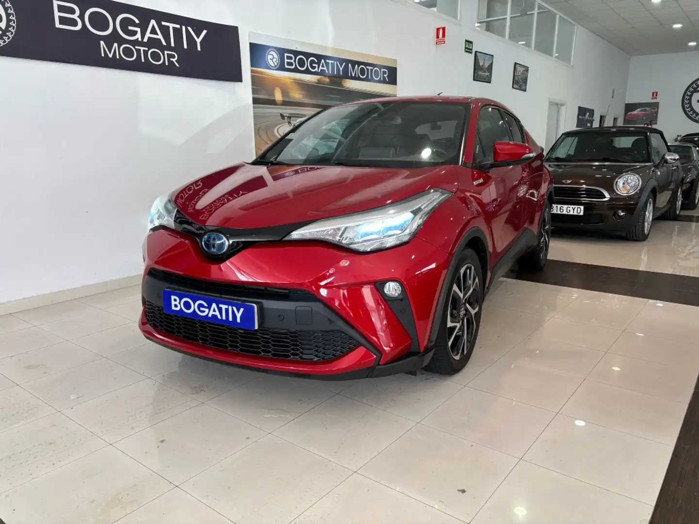 Toyota C-HR 125H Advance Mauve - 1