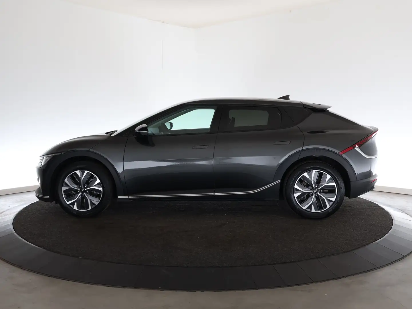 Kia EV6 58 kWh | Warmtepomp | Navi | Clima | PDC |* Gris - 2